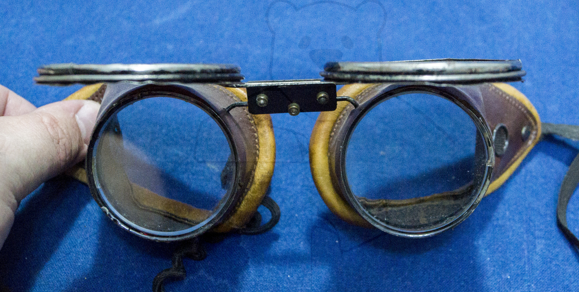 Röntgenbrille, um 1910/1915, Filtergläser hochgeklappt
