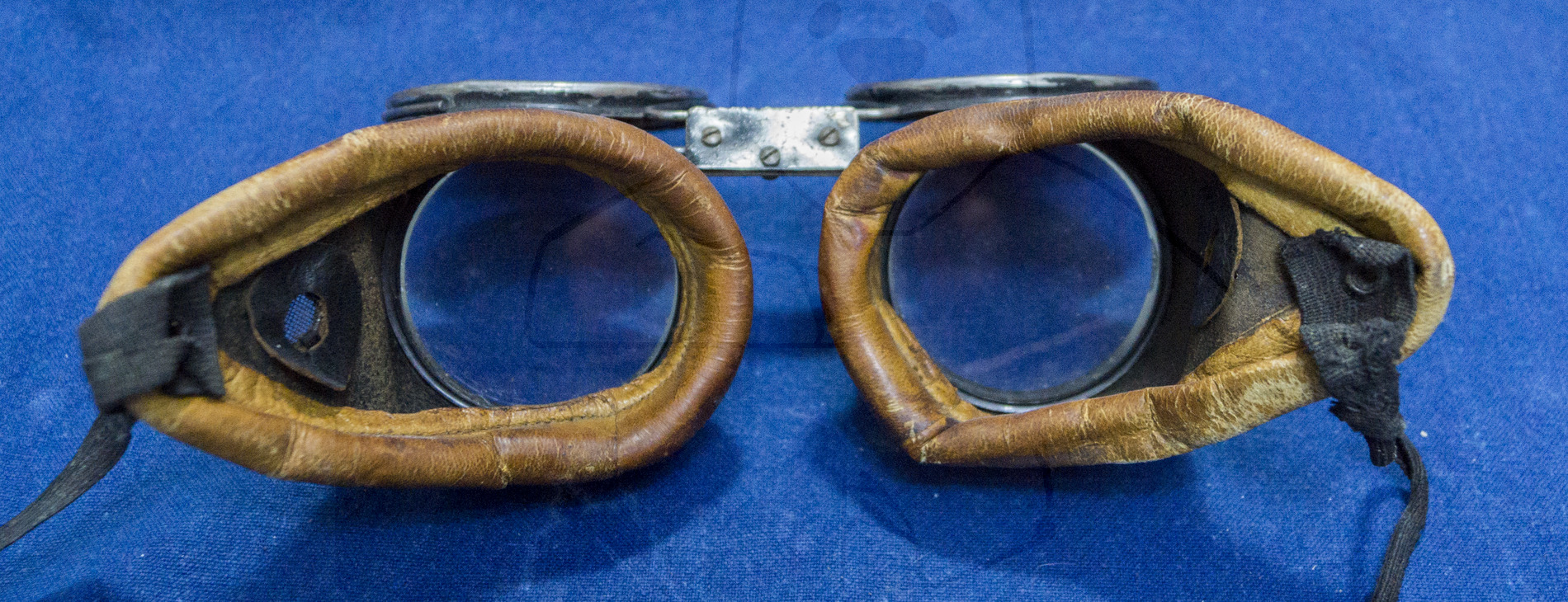 Röntgenbrille, um 1910/1915, Ansicht von hinten