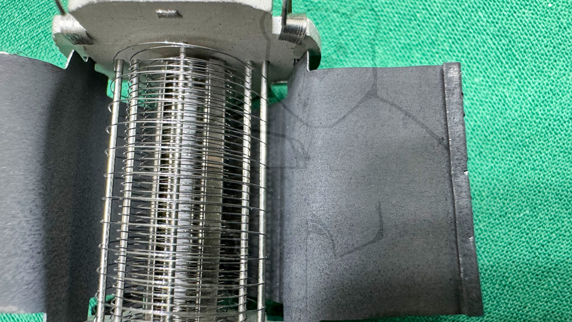Makroaufnahme 6SA7 Bild 05 Aufgeklappte Anode