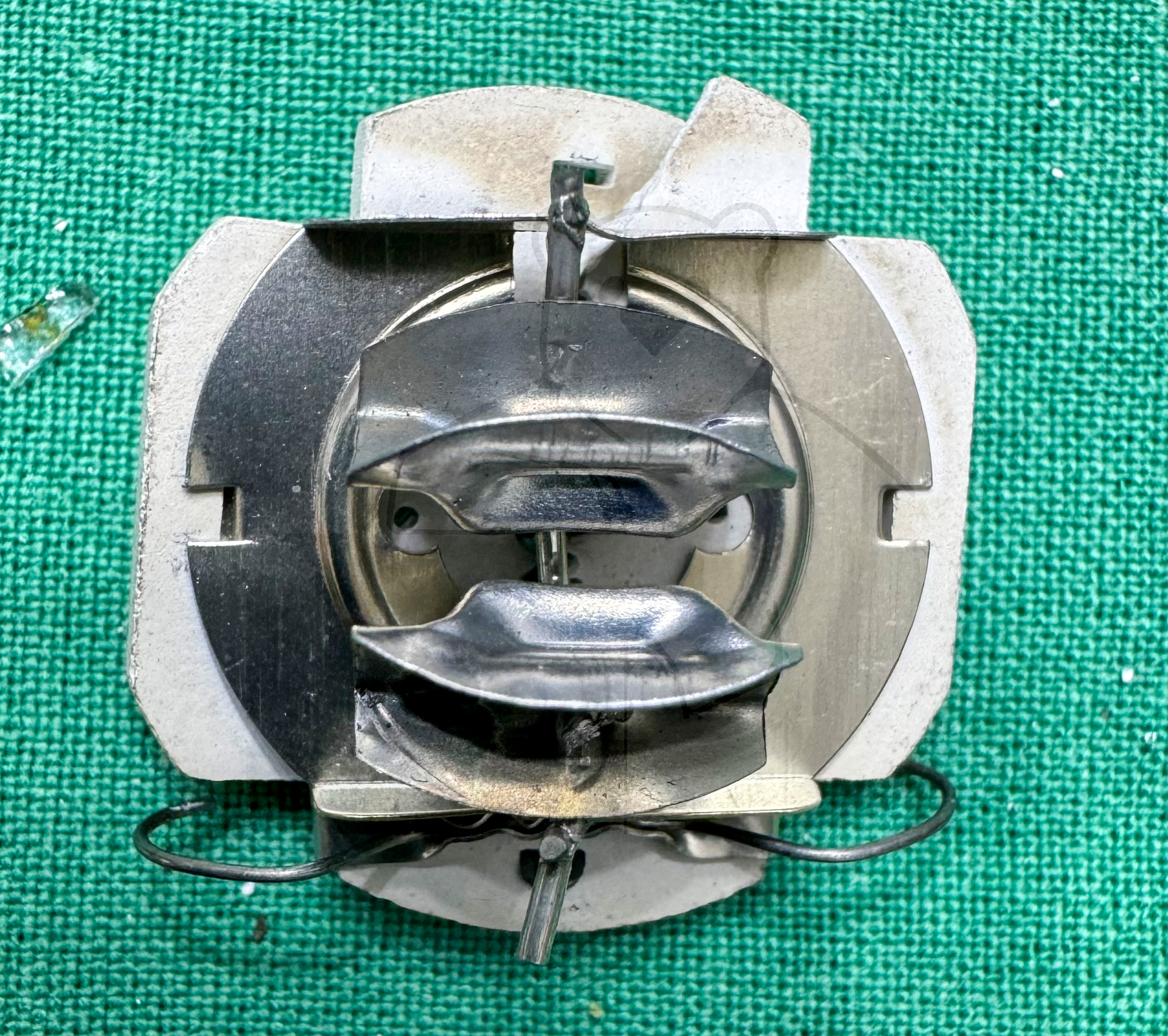 Makroaufnahme 6SA7 Bild 20 Obere Halterung