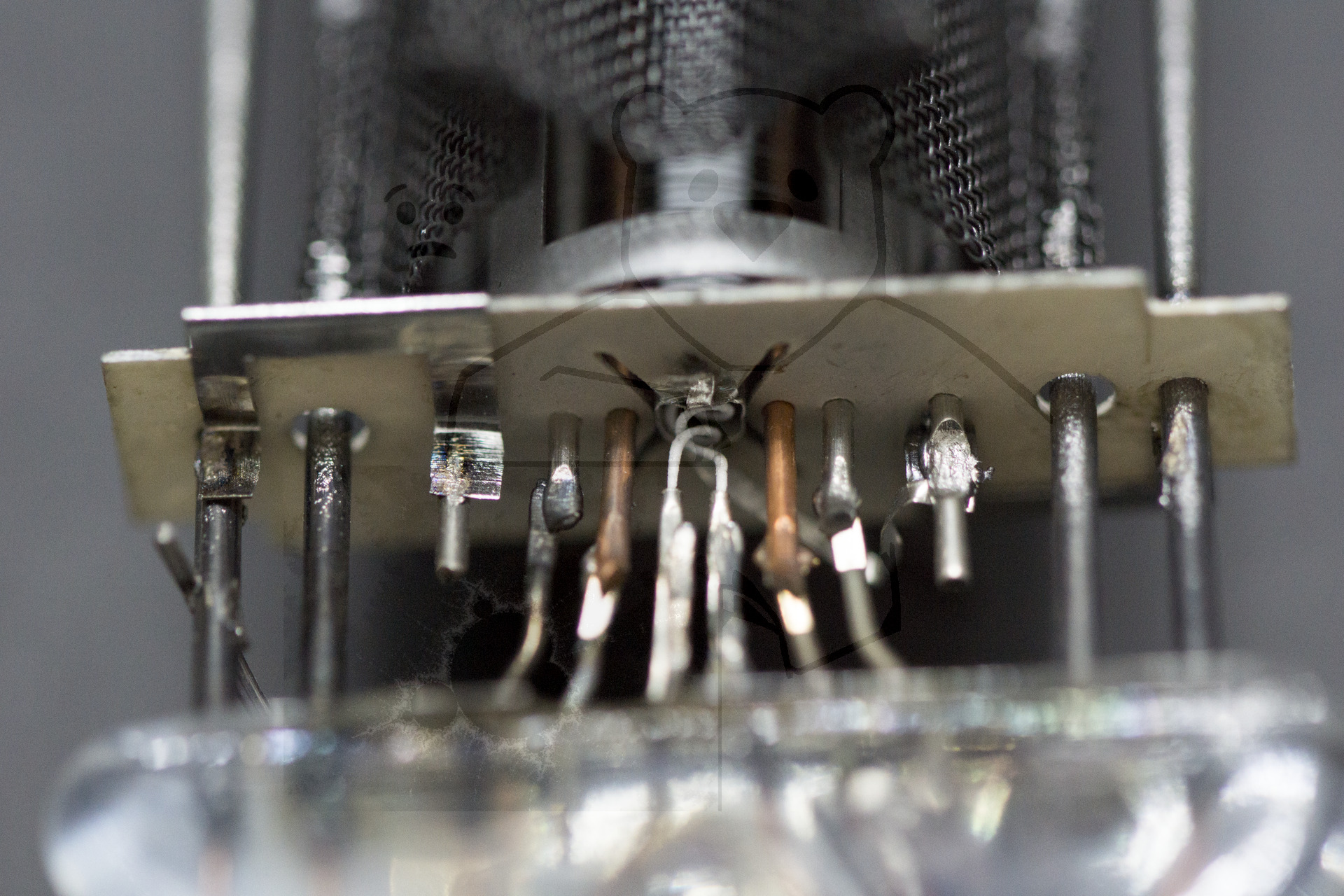 Makroaufnahme EL11 Anschlüsse