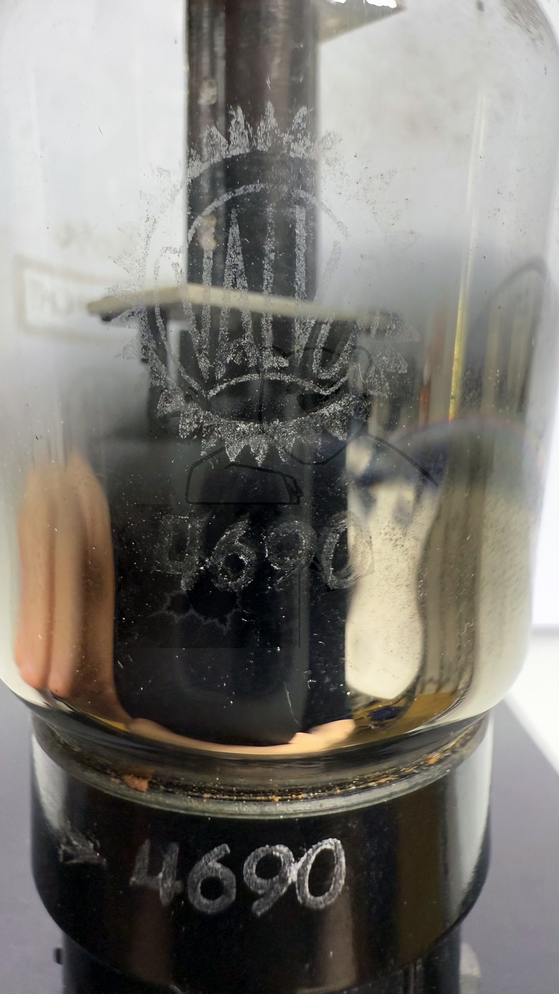 Röhre 4690 #0081 Bild 2