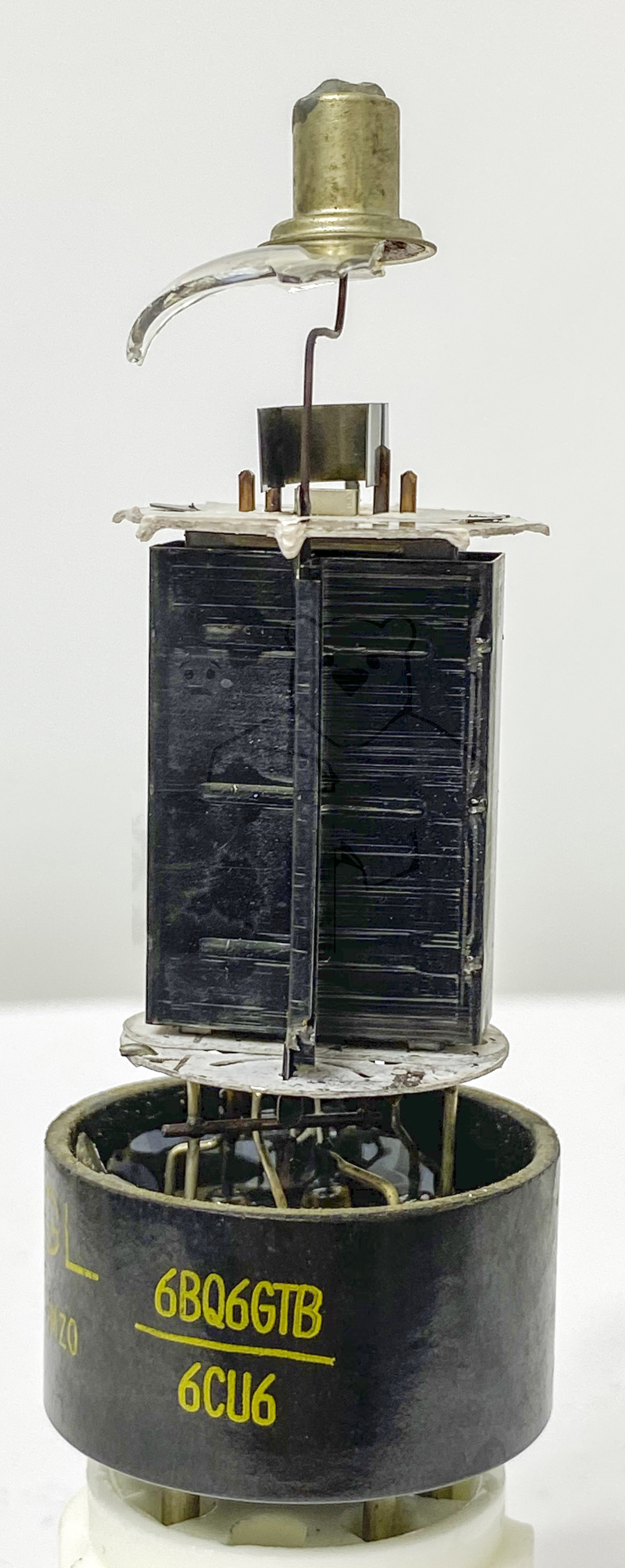 Röhre 6BQ6 Makroaufnahme Bild 1