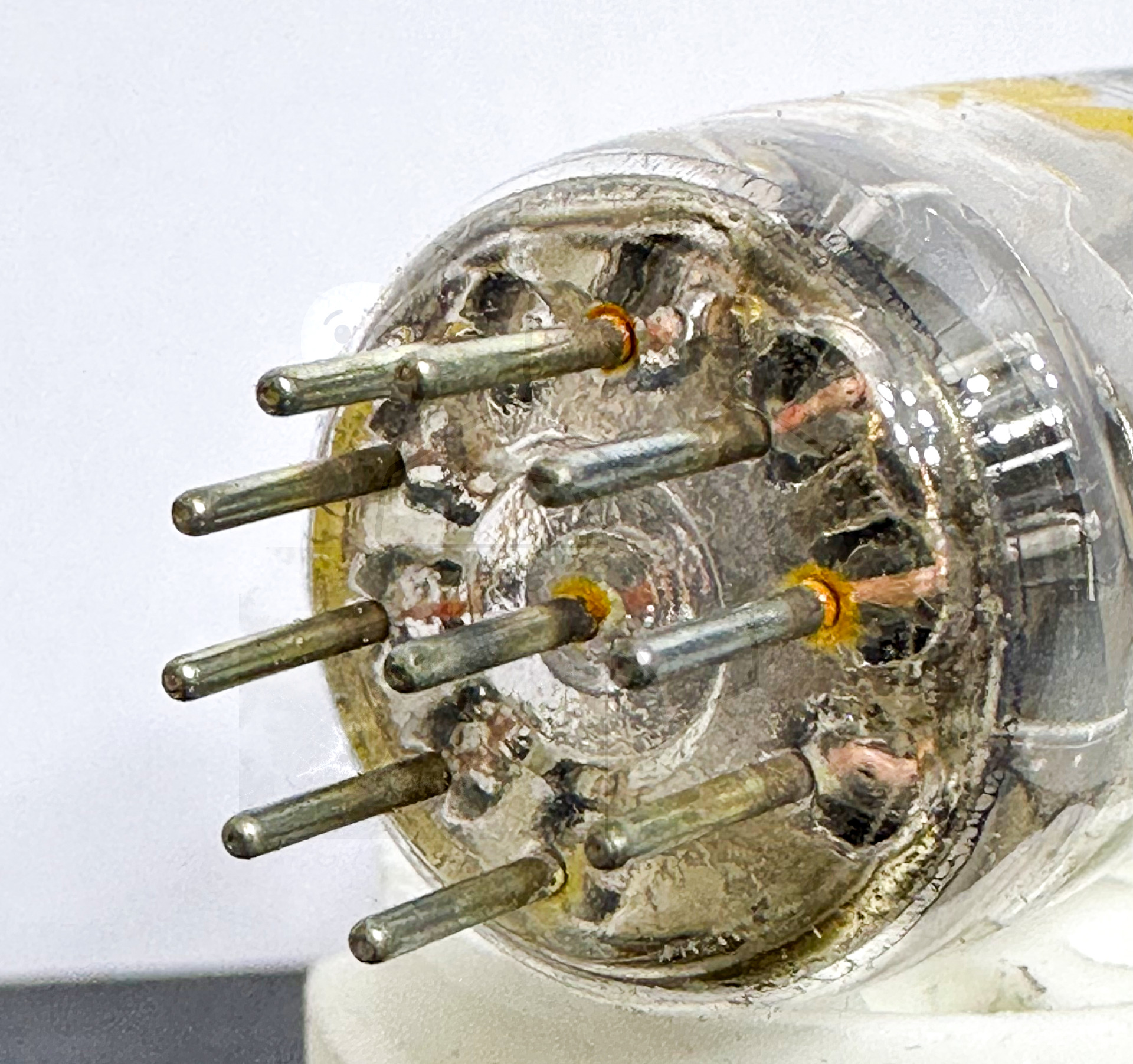 Röhre 6C9 Sockel Bild 3