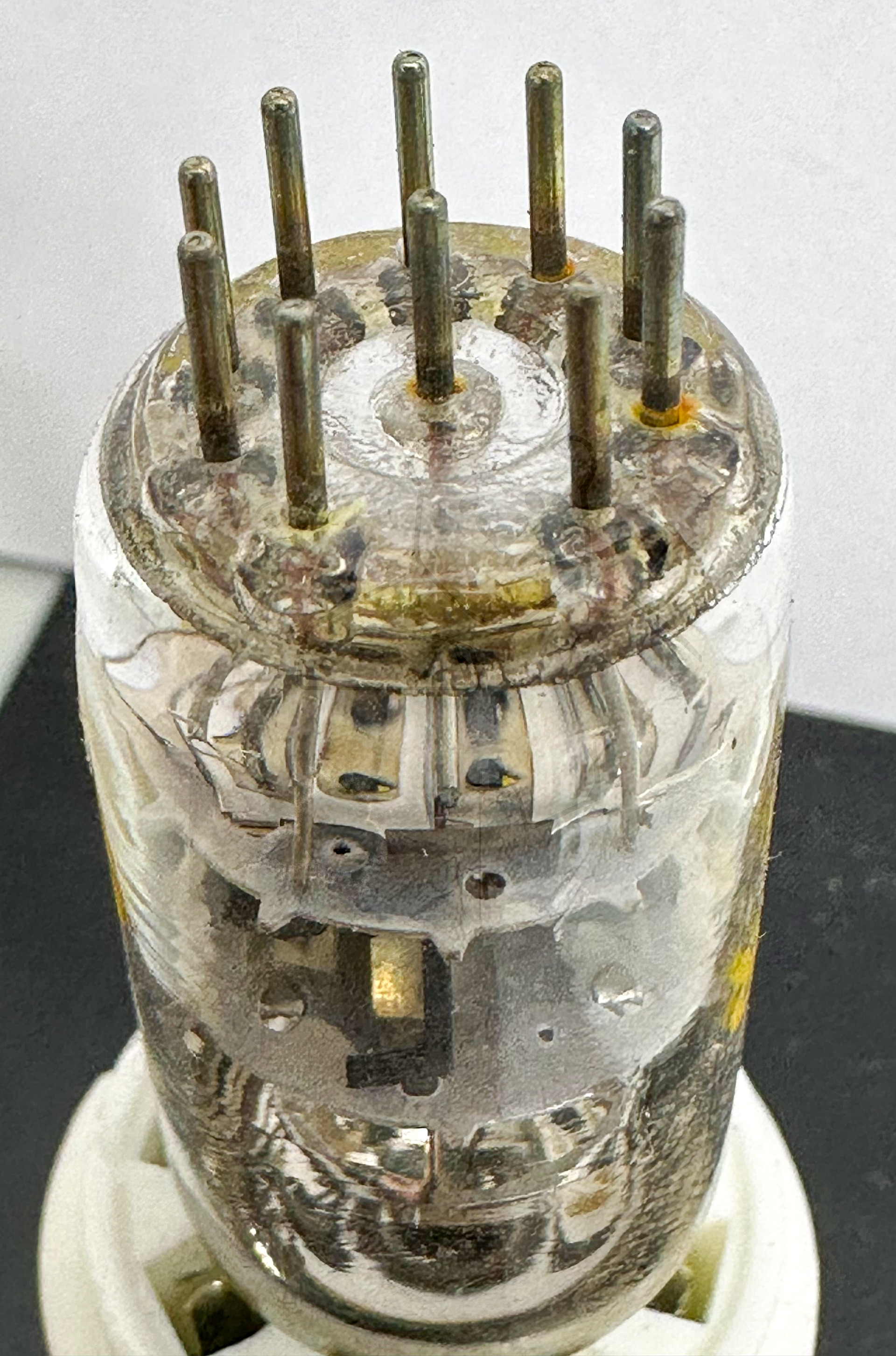 Röhre 6C9 Sockel Bild 4