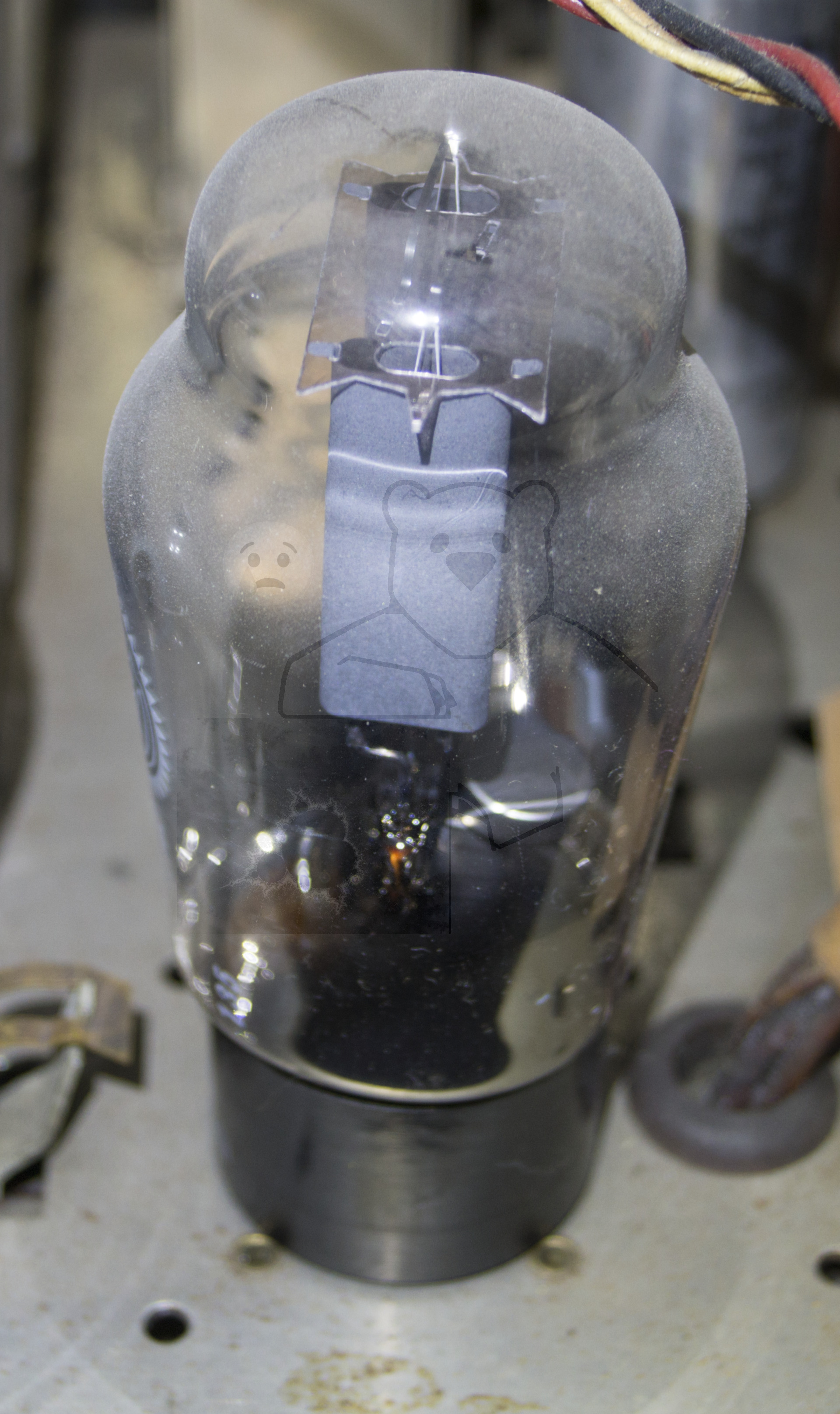 Röhre D1064 #6351 Bild 1, Verbaut in einem restaurierten 'Siemens 48 WLK'