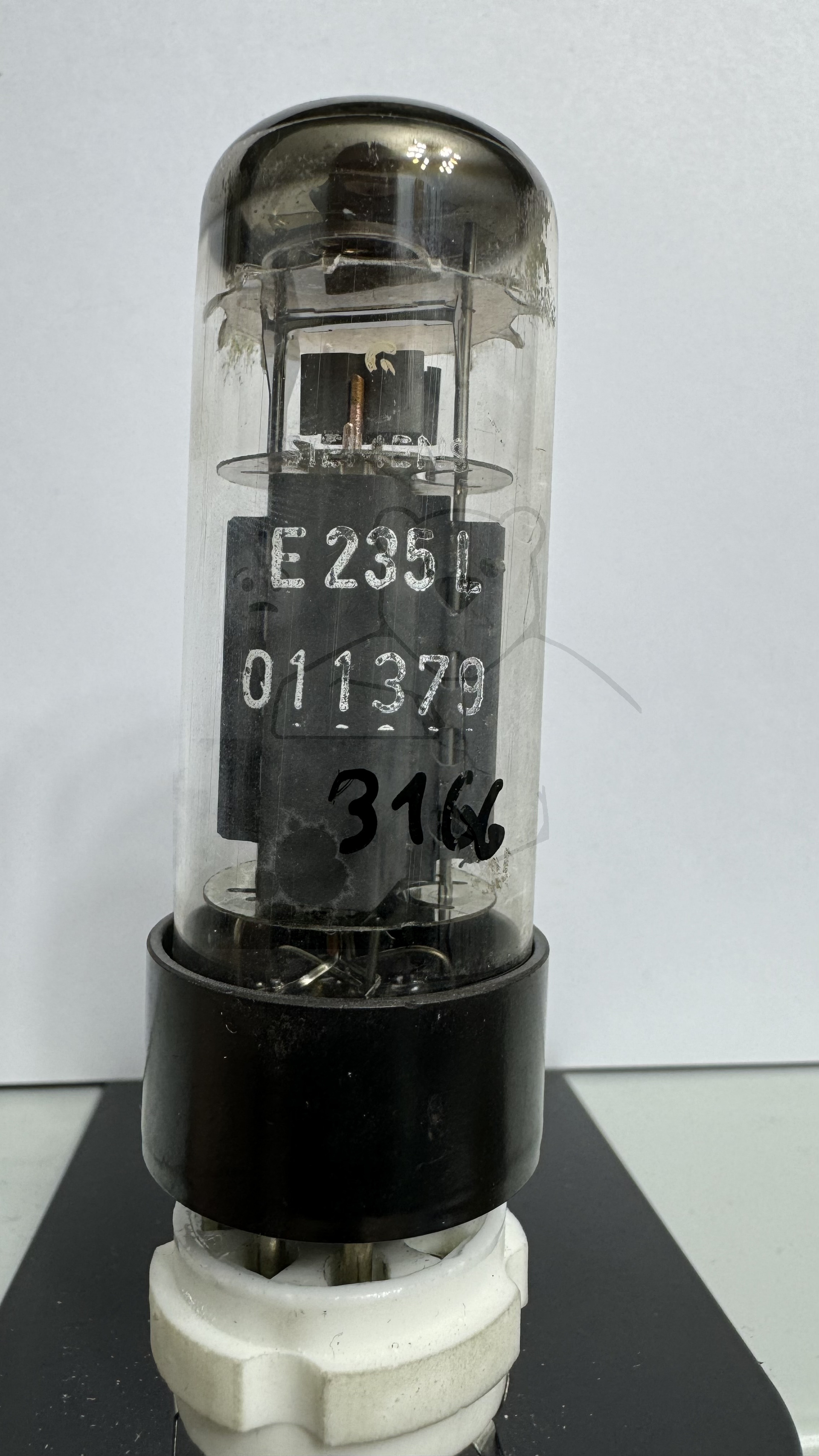 Röhre E235L #3166 Bild 1