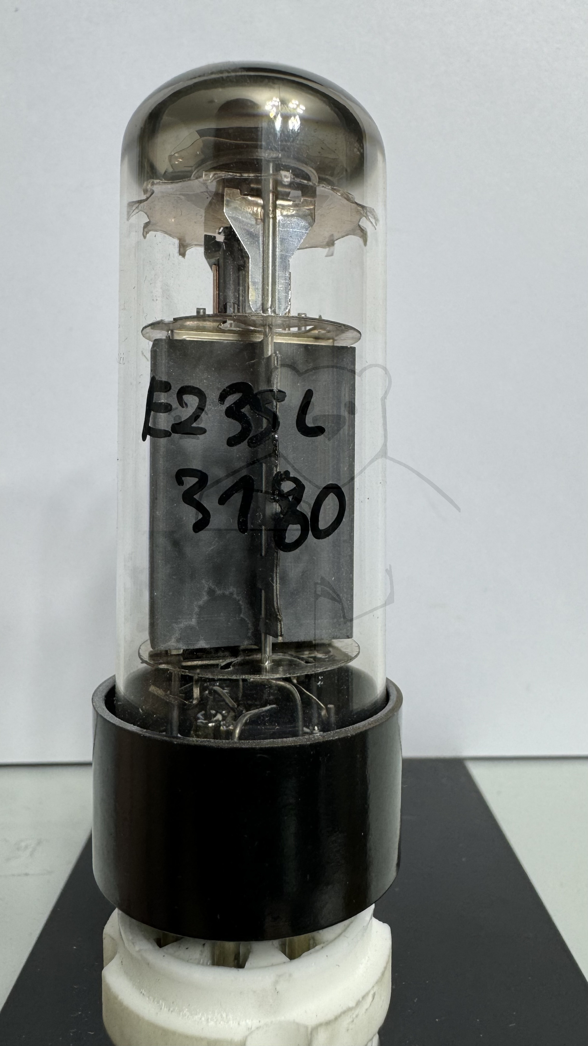 Röhre E235L #3180 Bild 1