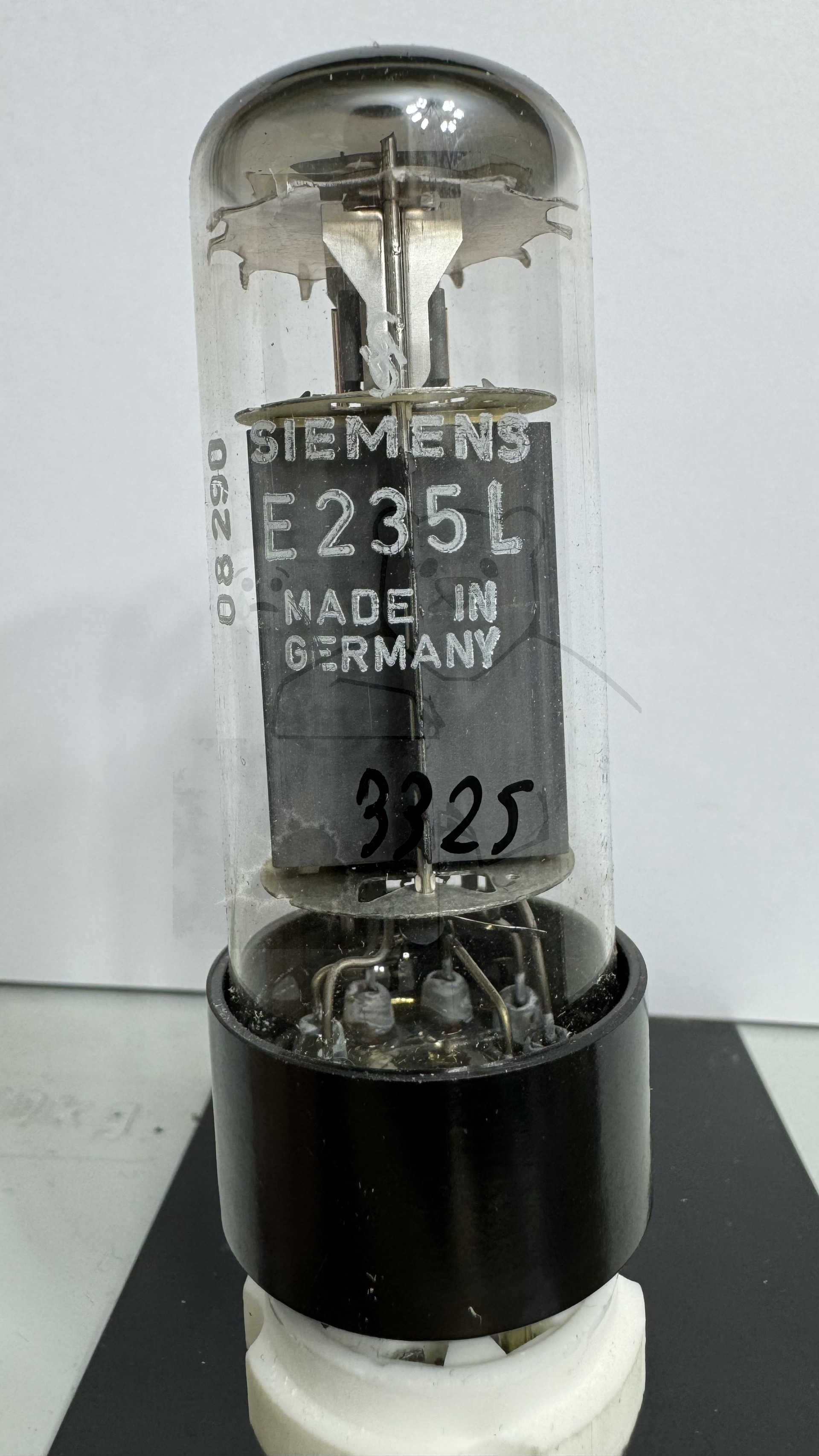 Röhre E235L #3325 Bild 1