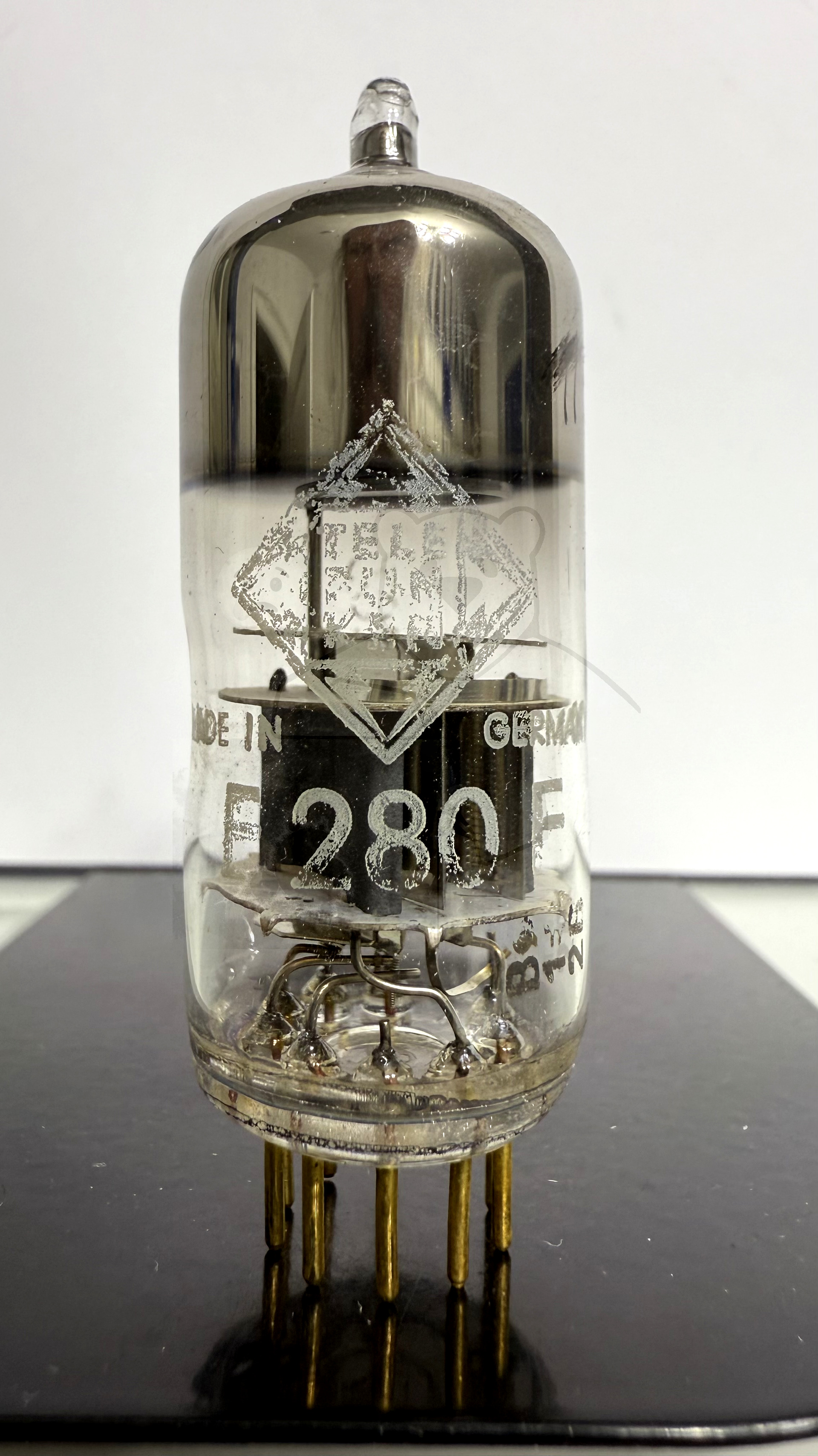 Röhre E280F #1399 Bild 1