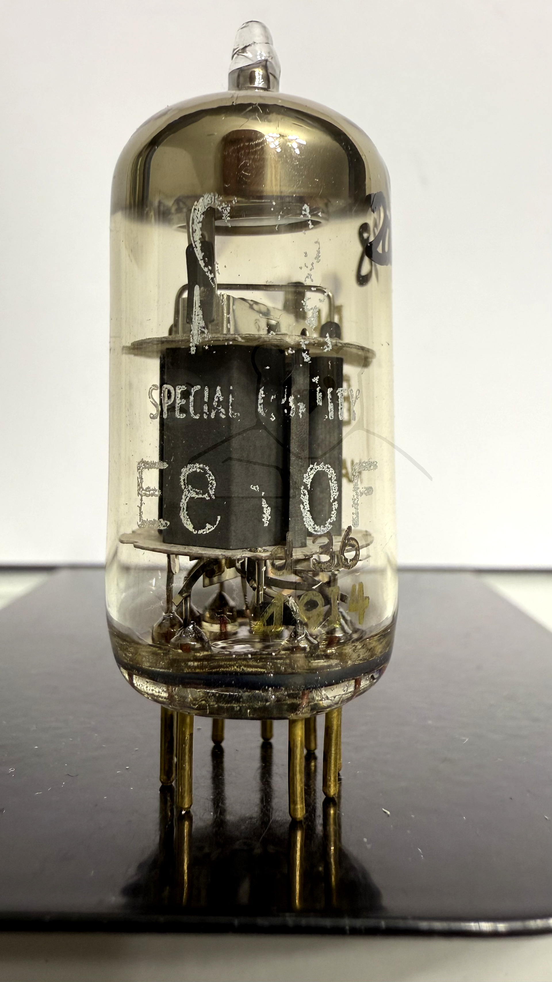 Röhre E810F #2038 Bild 1