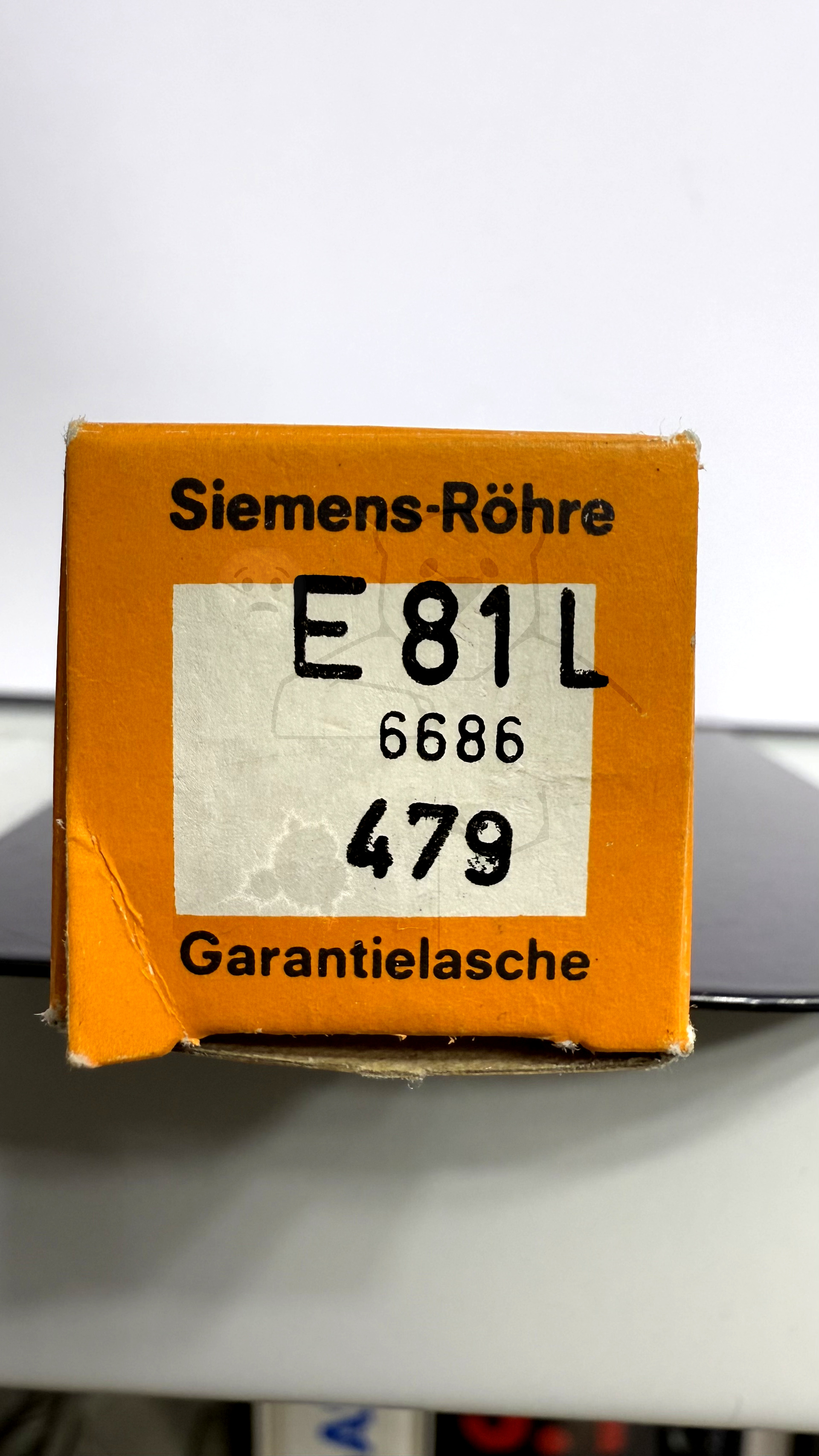 Röhre E81L #8073 Verpackung Bild 3