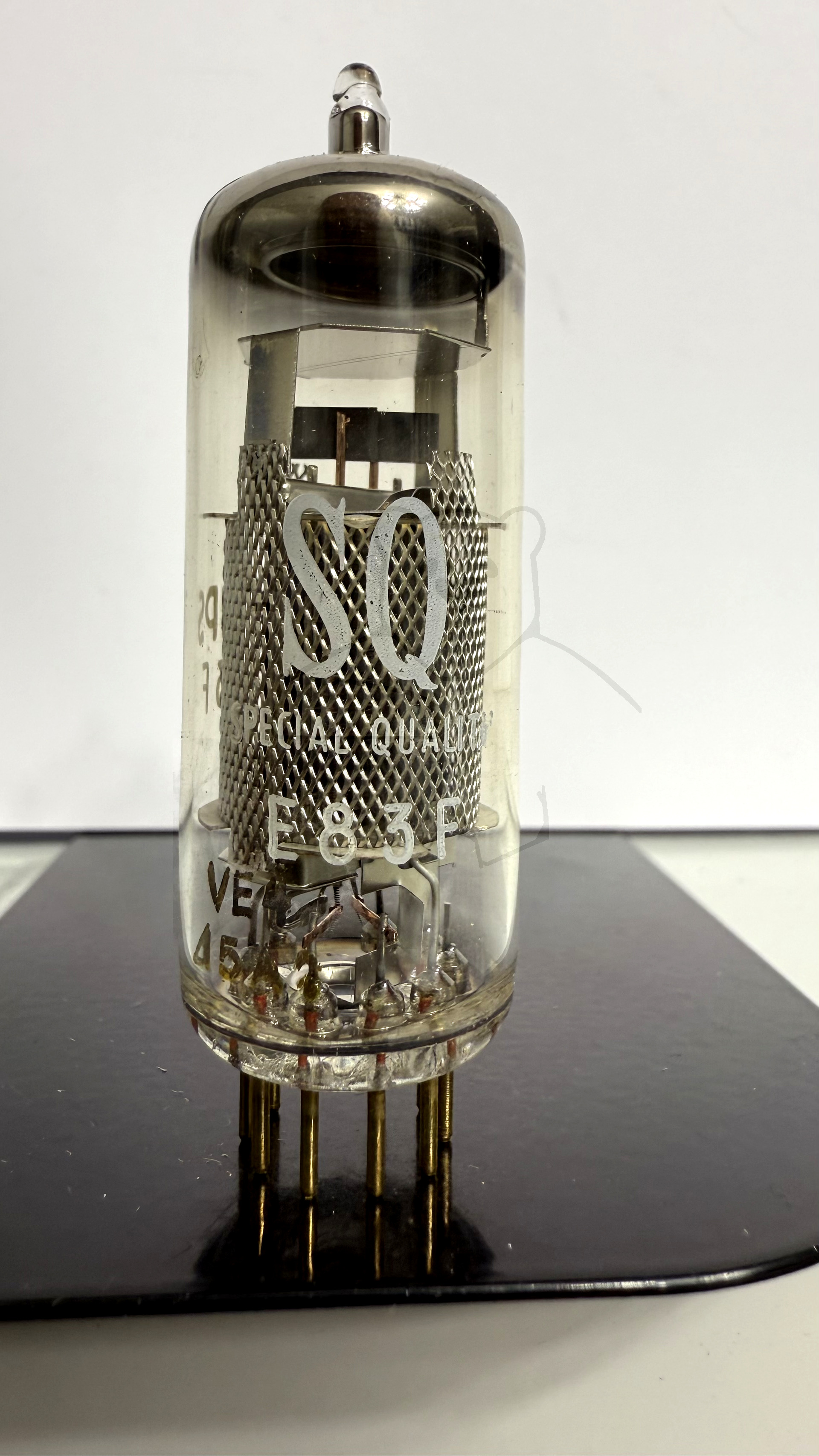 Röhre E83F #3885 Bild 1