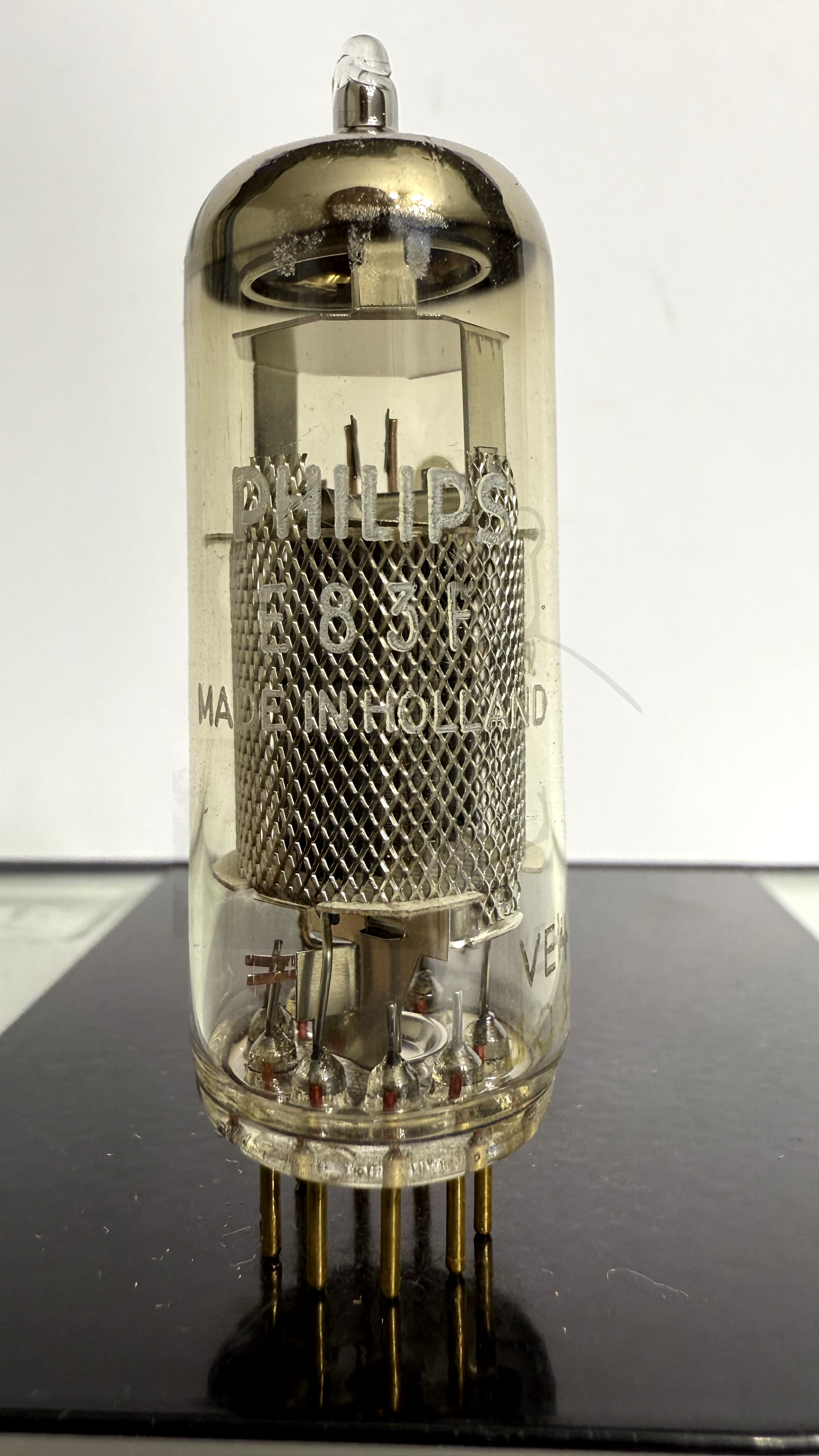 Röhre E83F #3891 Bild 1