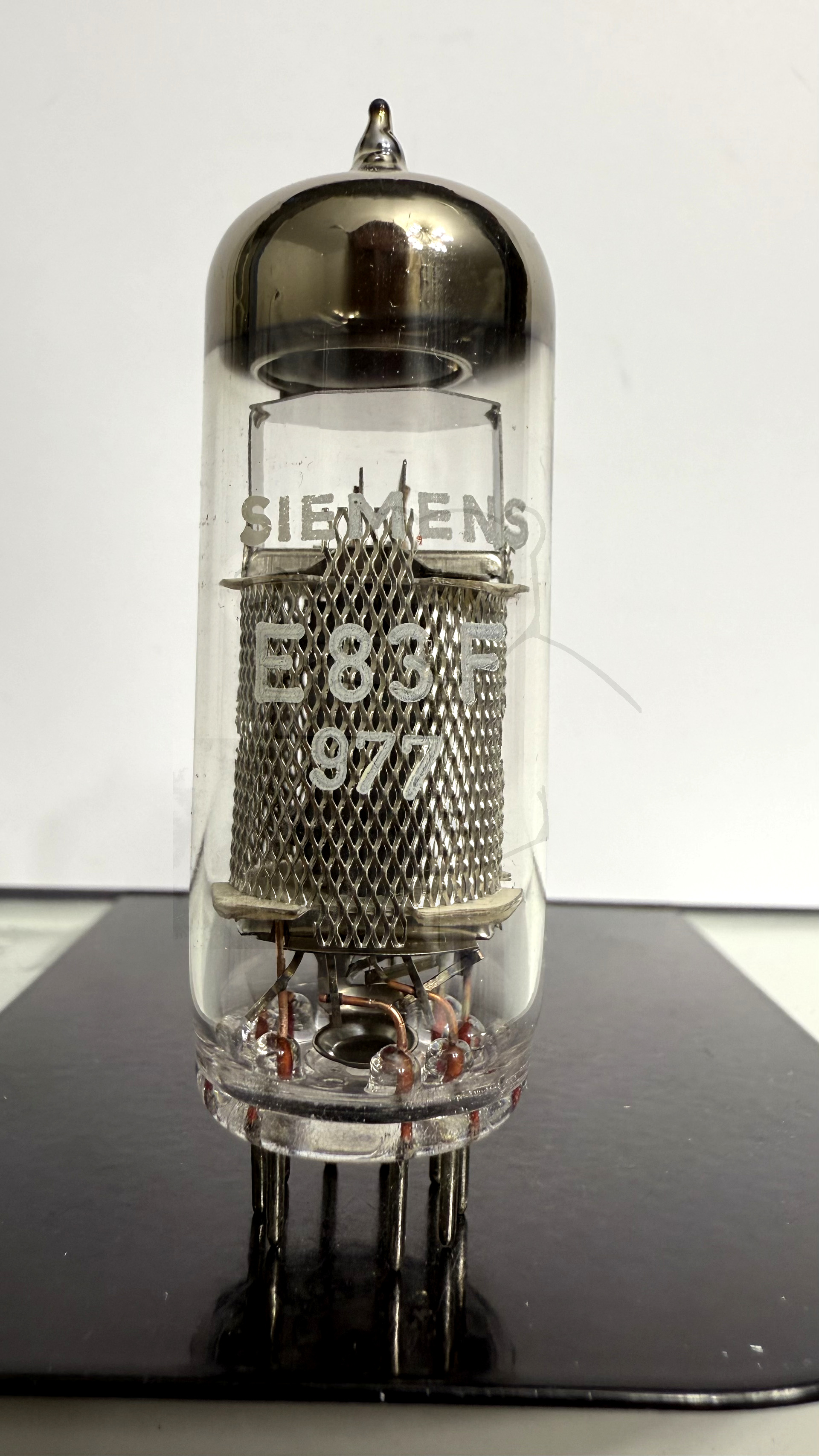 Röhre E83F #4389 Bild 1