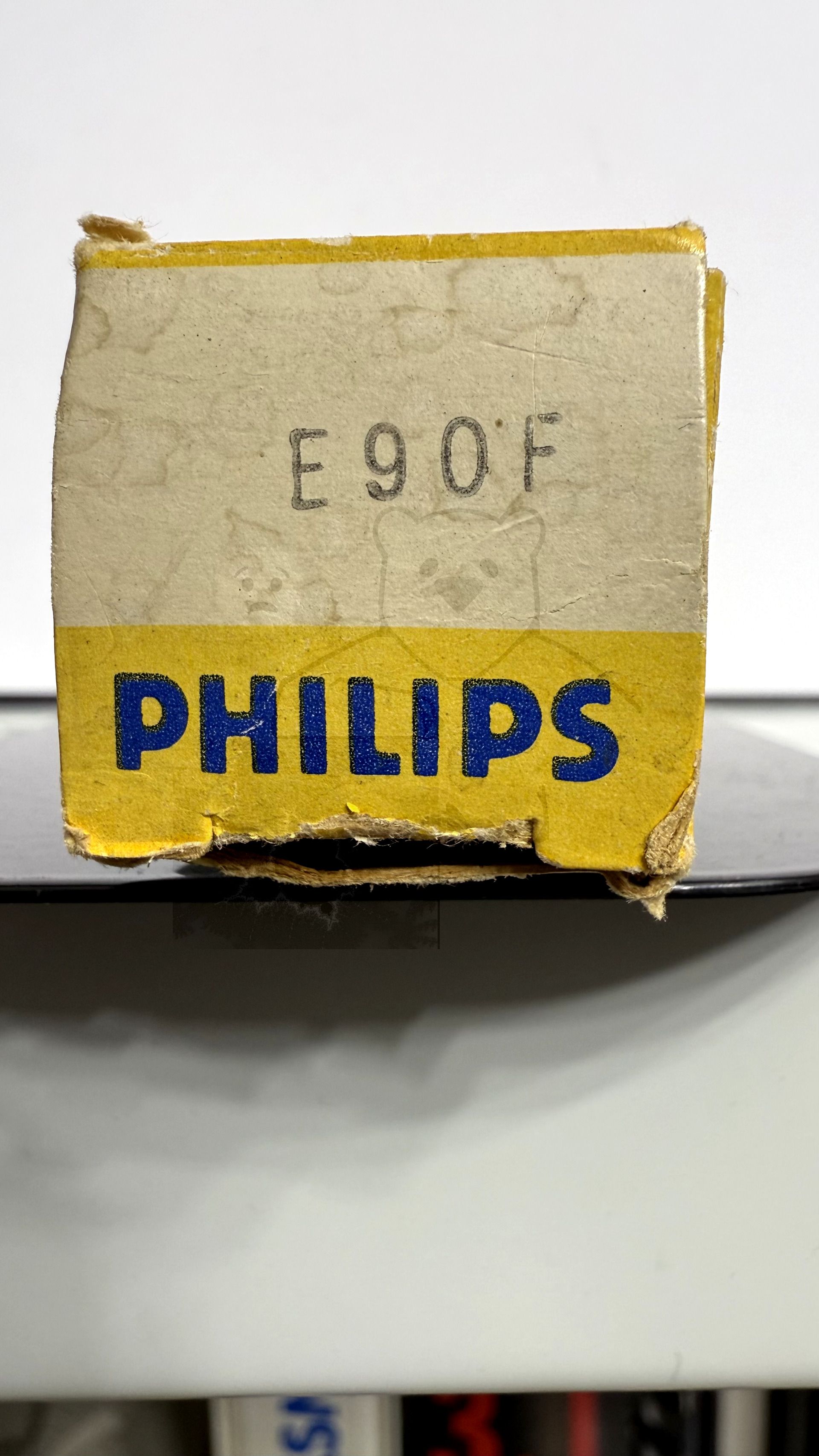 Röhre E90F #7210 Verpackung Bild 3