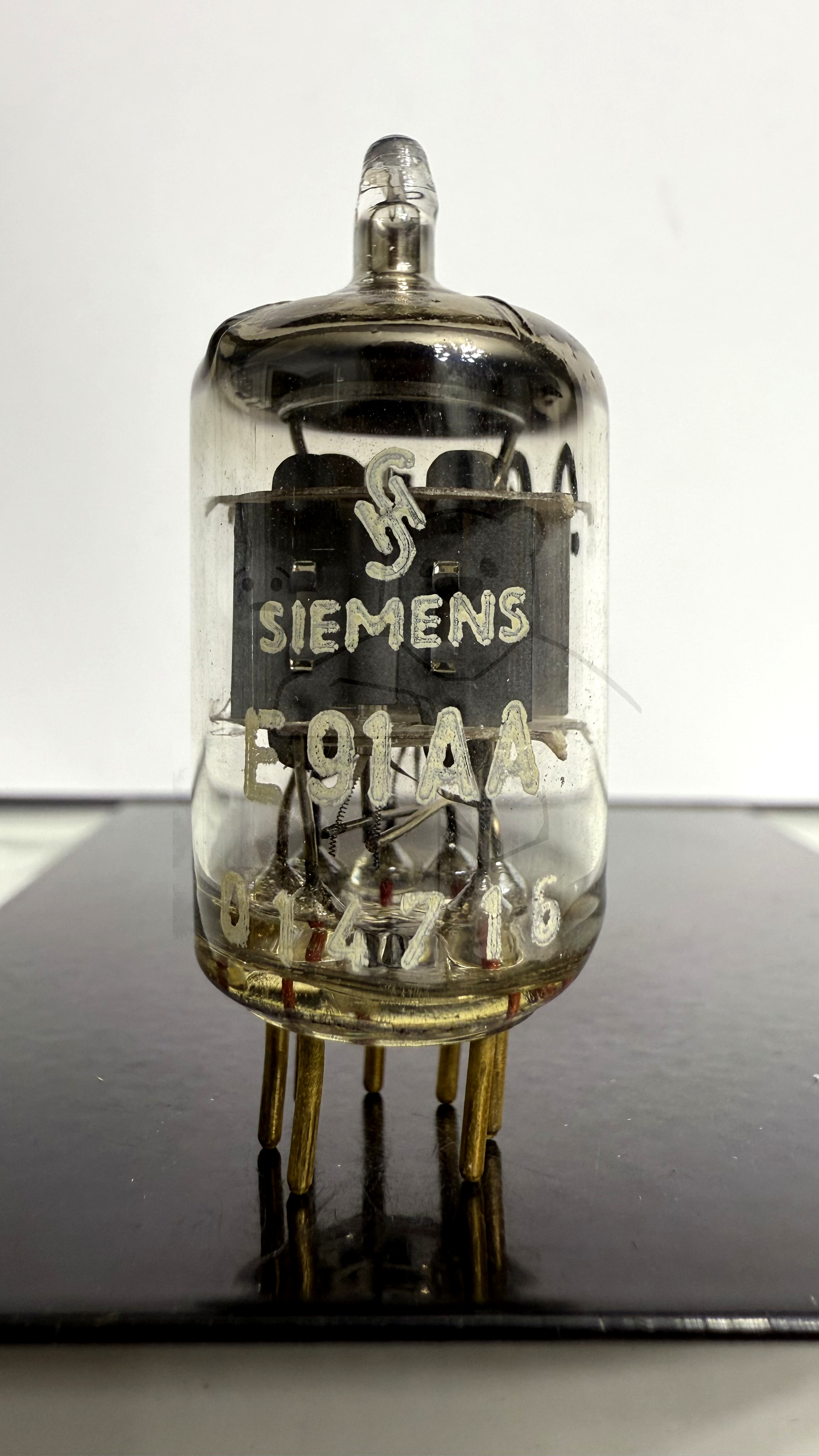 Röhre E91AA #2975 Bild 1