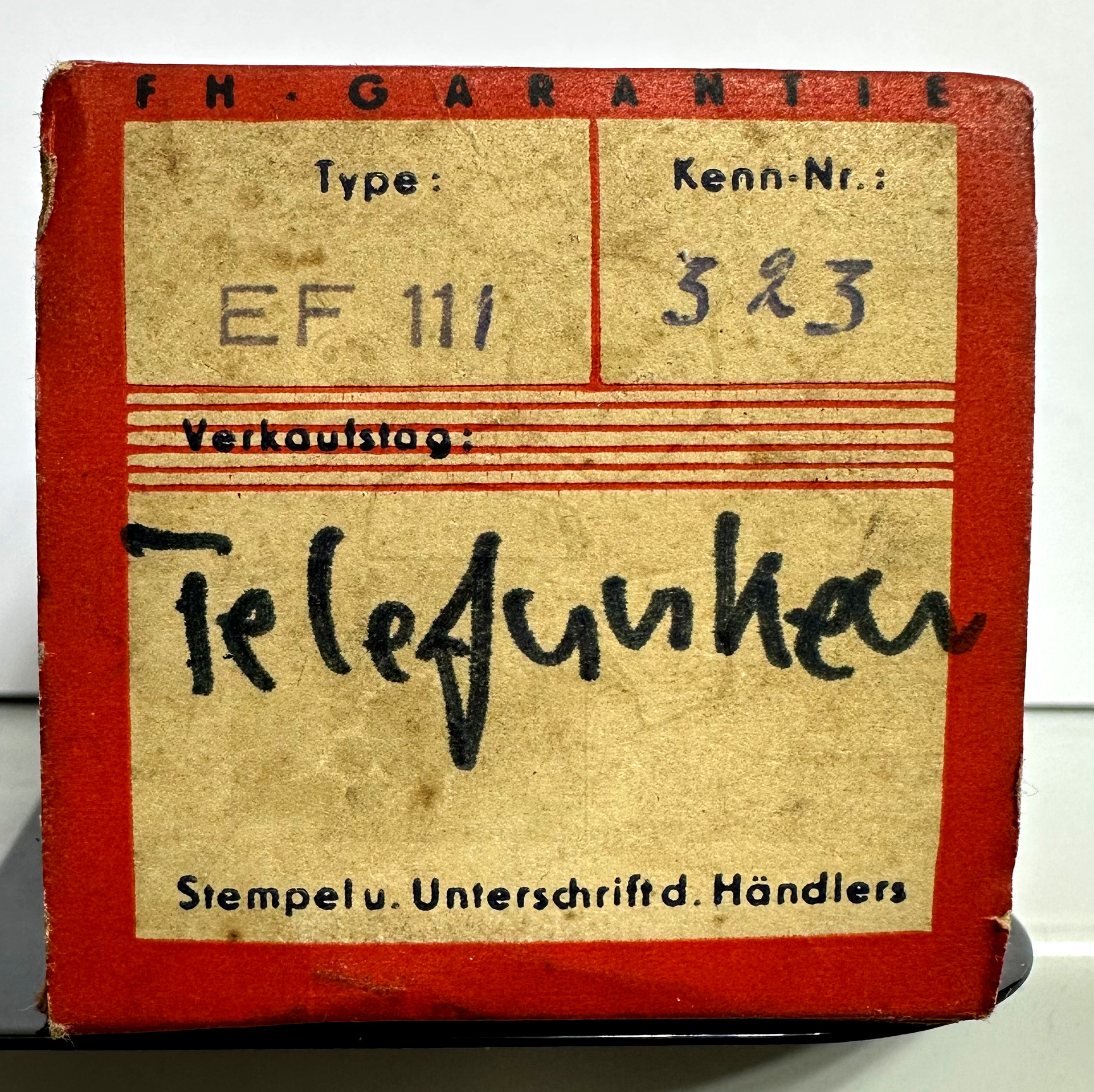 Röhre EF111 #8072 Verpackung Bild 1