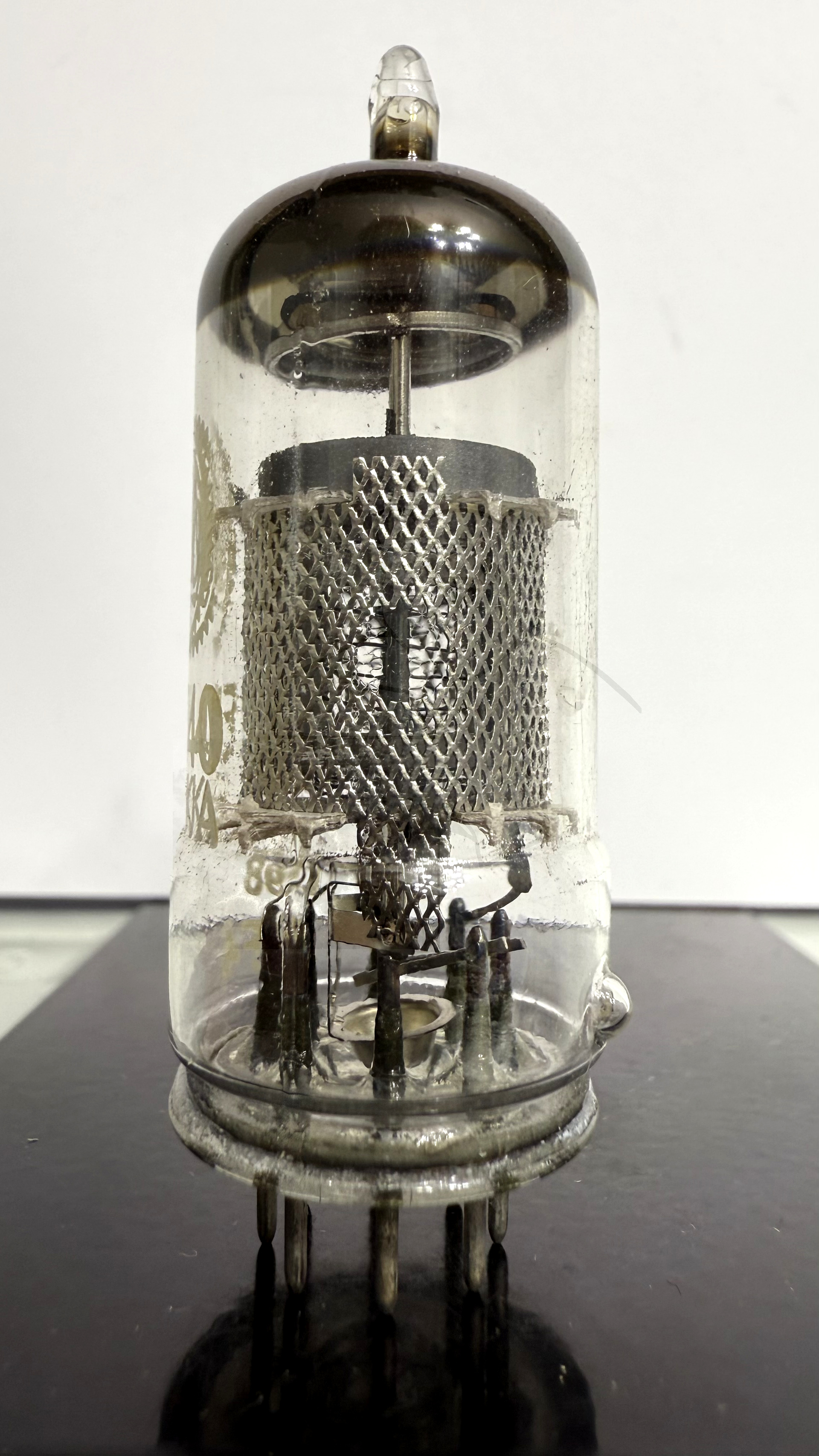 Röhre EF40 #4049 Bild 2