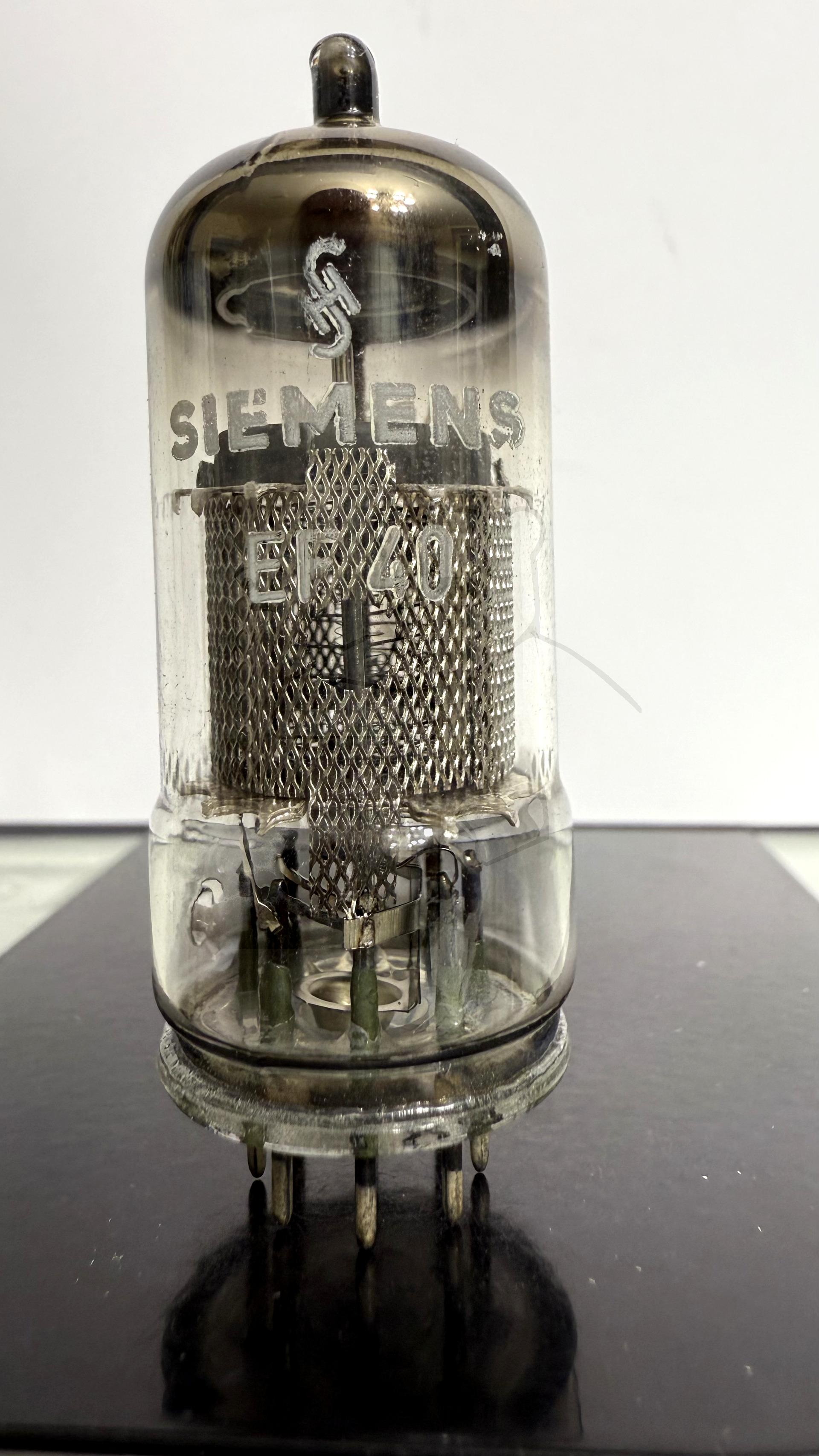 Röhre EF40 #4091 Bild 1