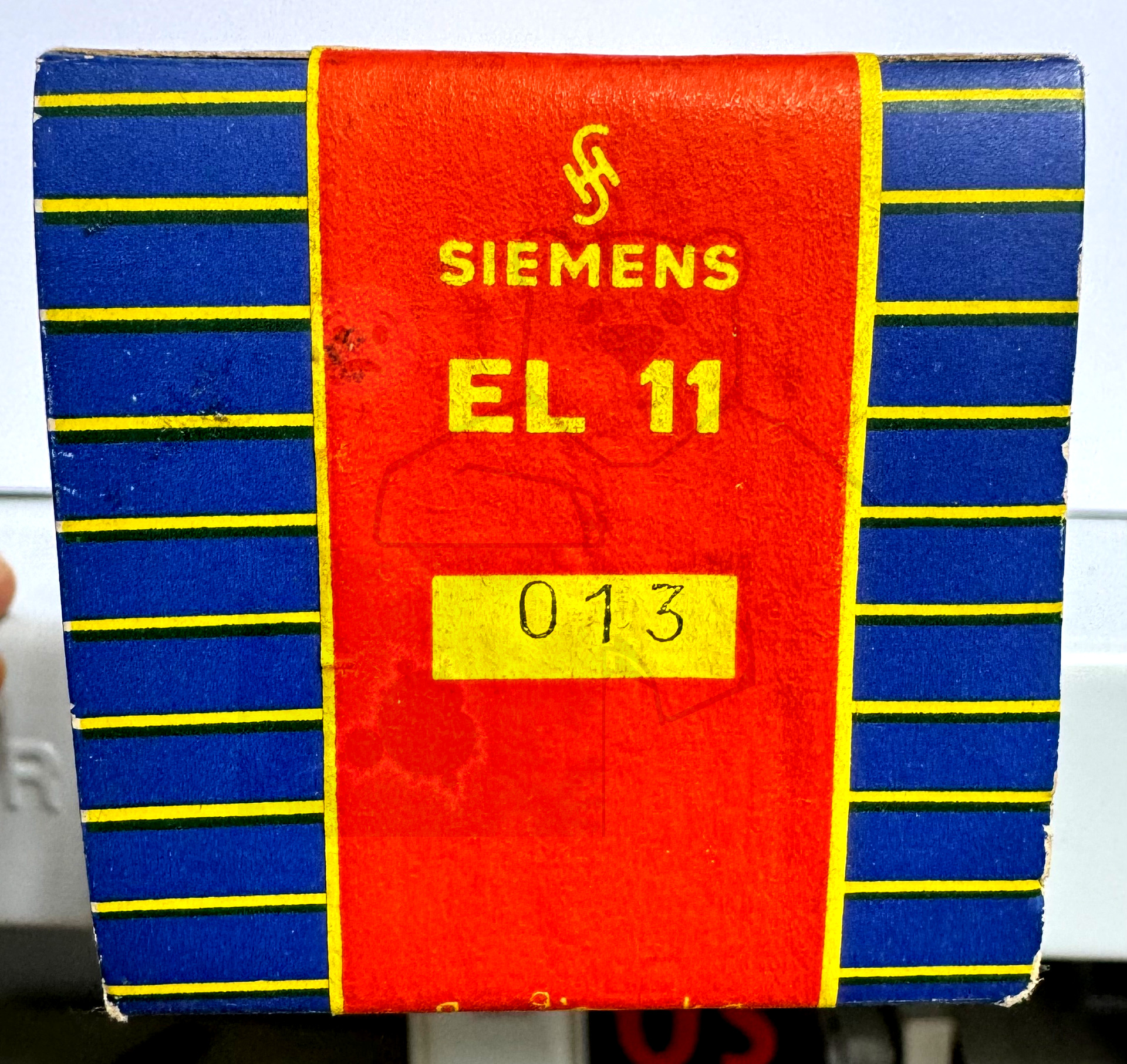 Röhre EL11 #6702 Verpackung Bild 3