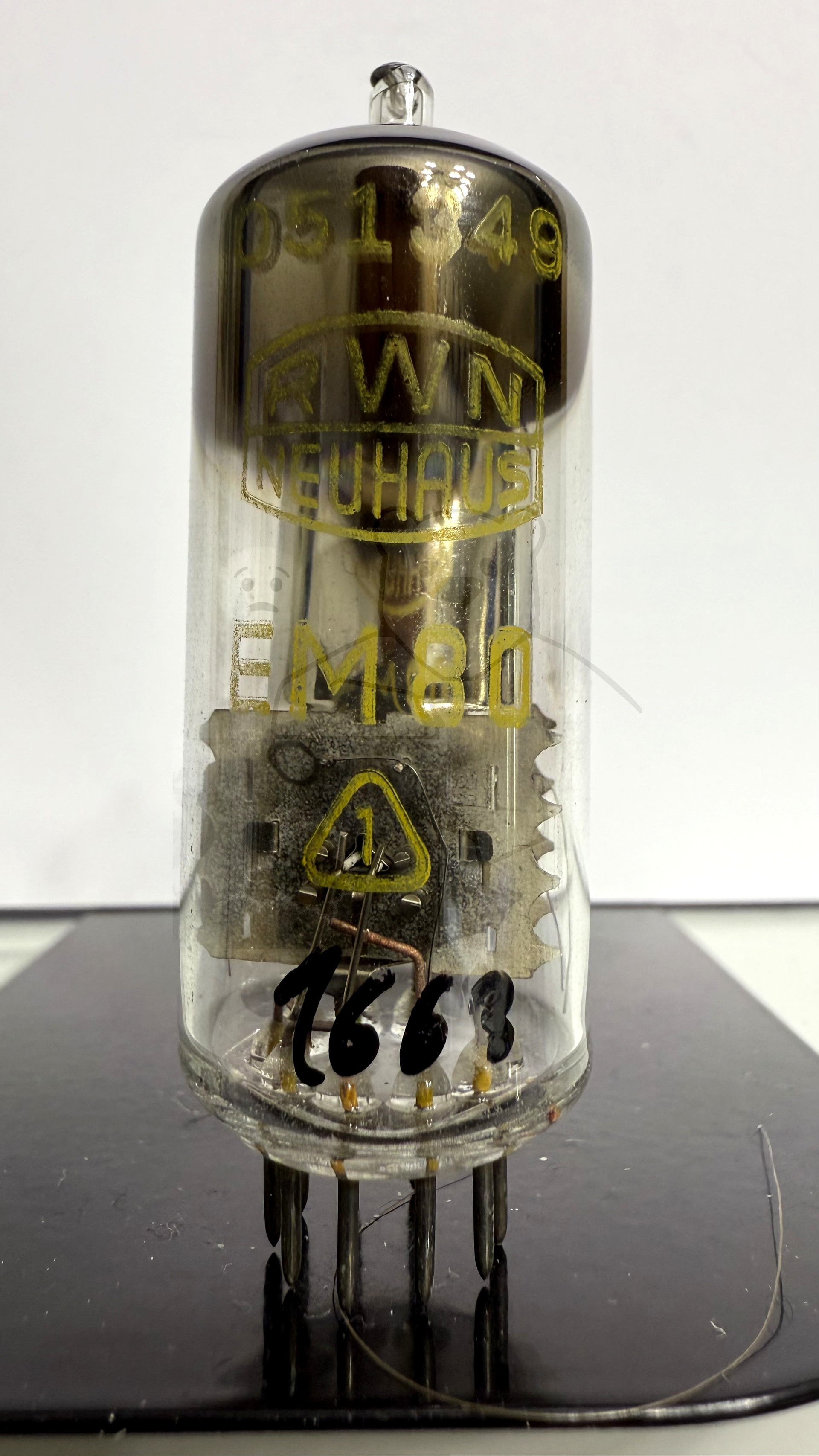 Röhre EM80 #1663 Bild 1