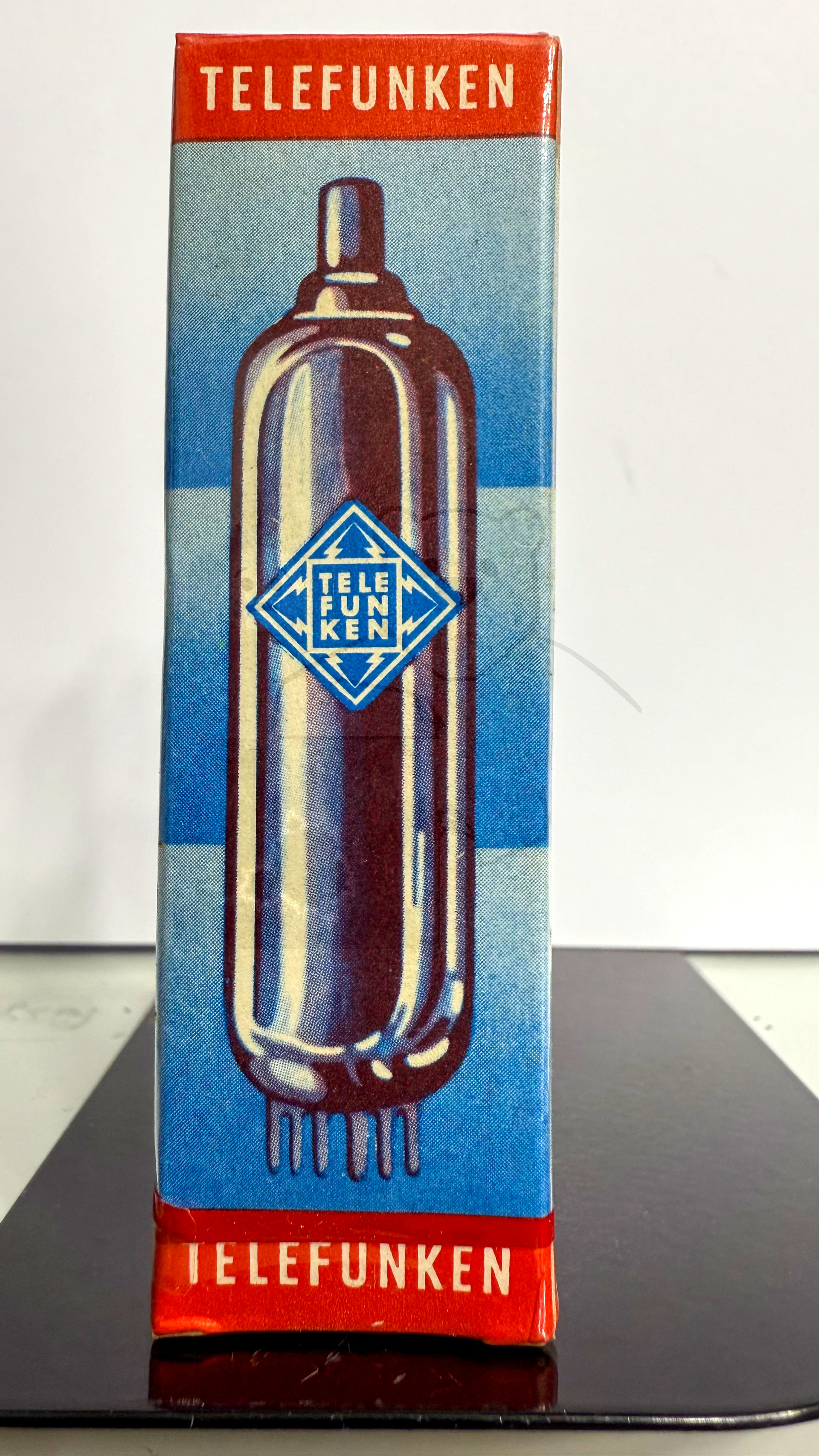 Röhre EM800 #3592 Verpackung Bild 1