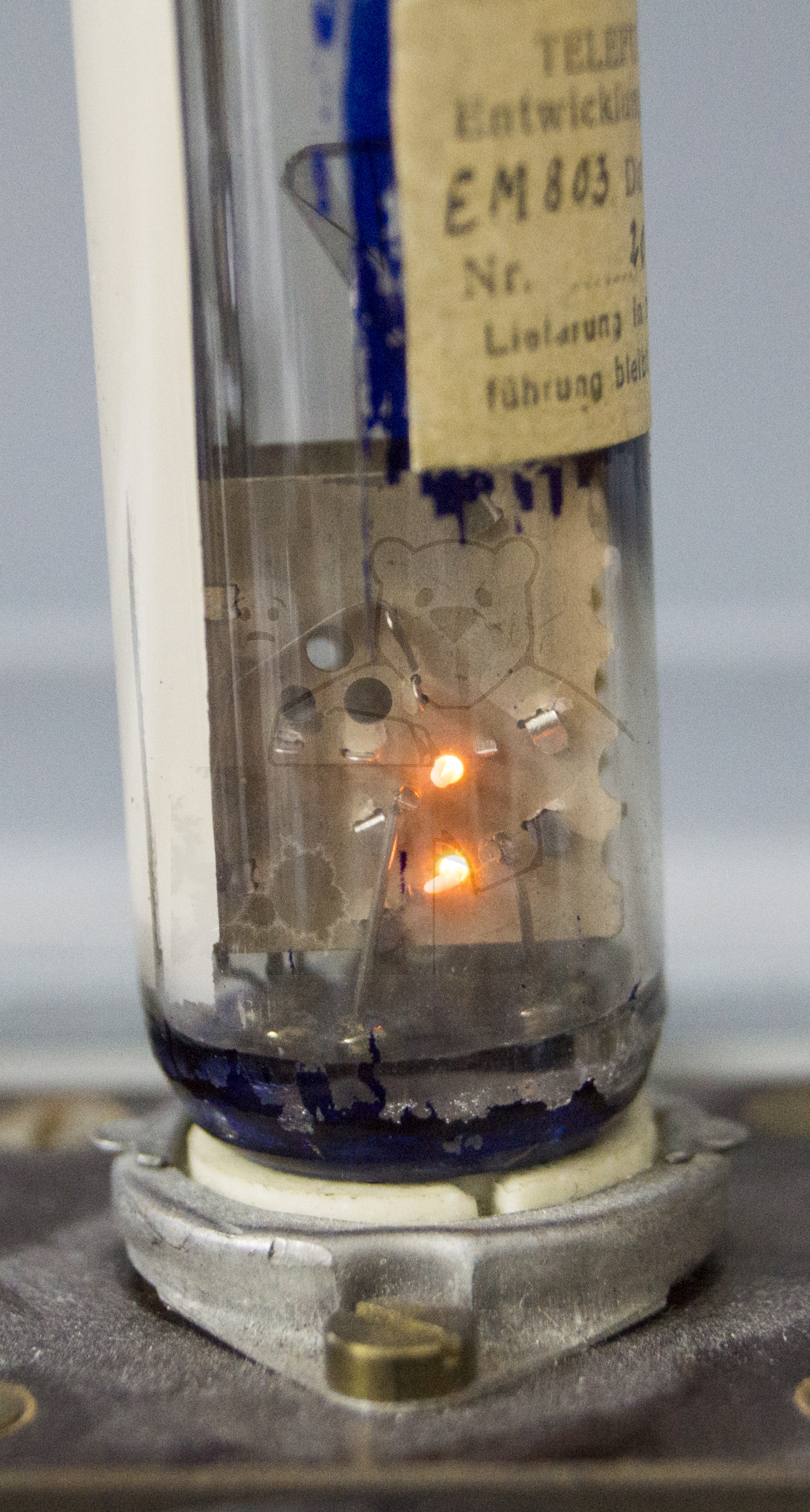 Röhre EM803 Entwicklungsmuster vom 26-09-1956 #7774 In Betrieb Bild 01