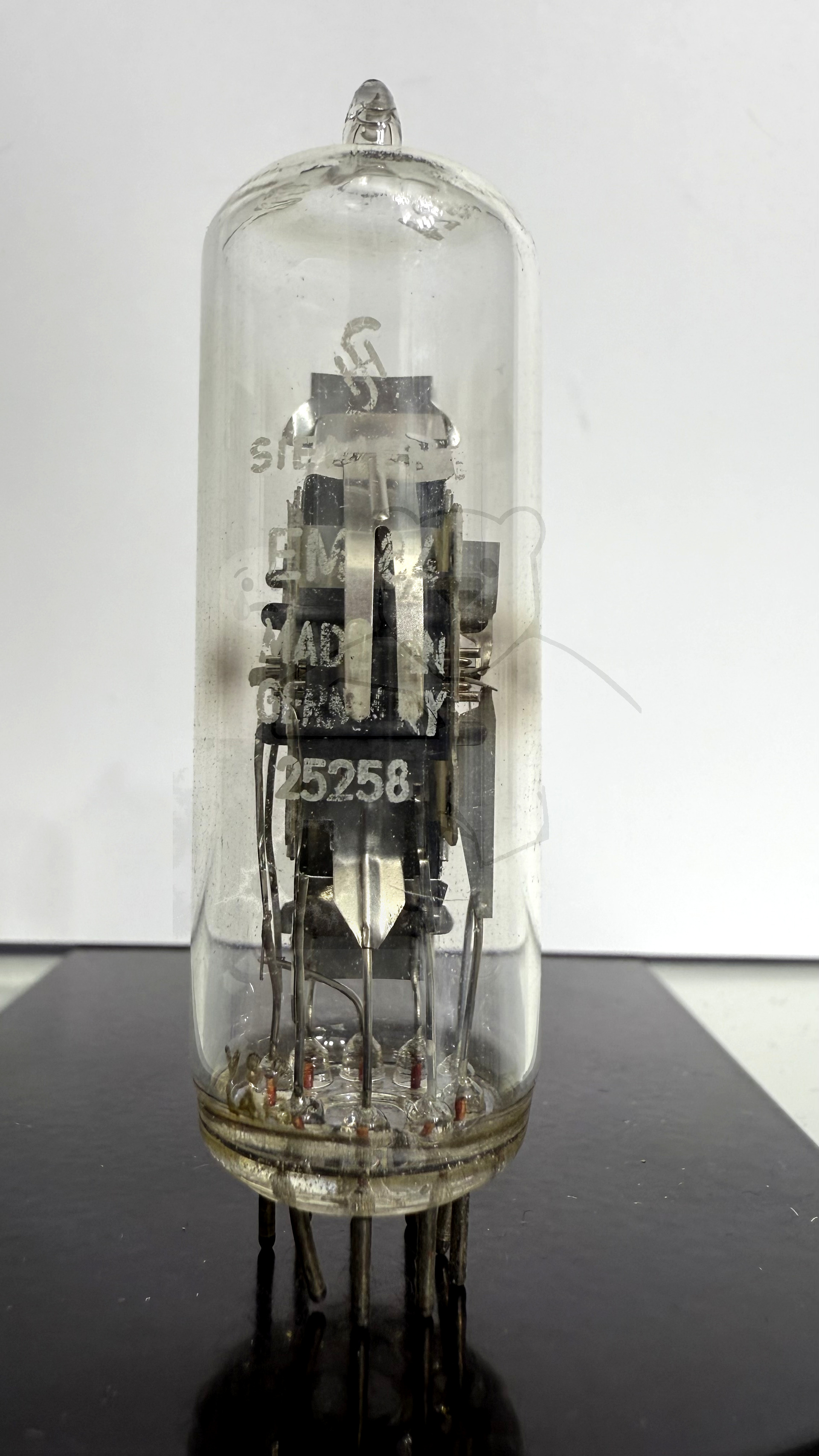 Röhre EM84 #6909 Bild 1