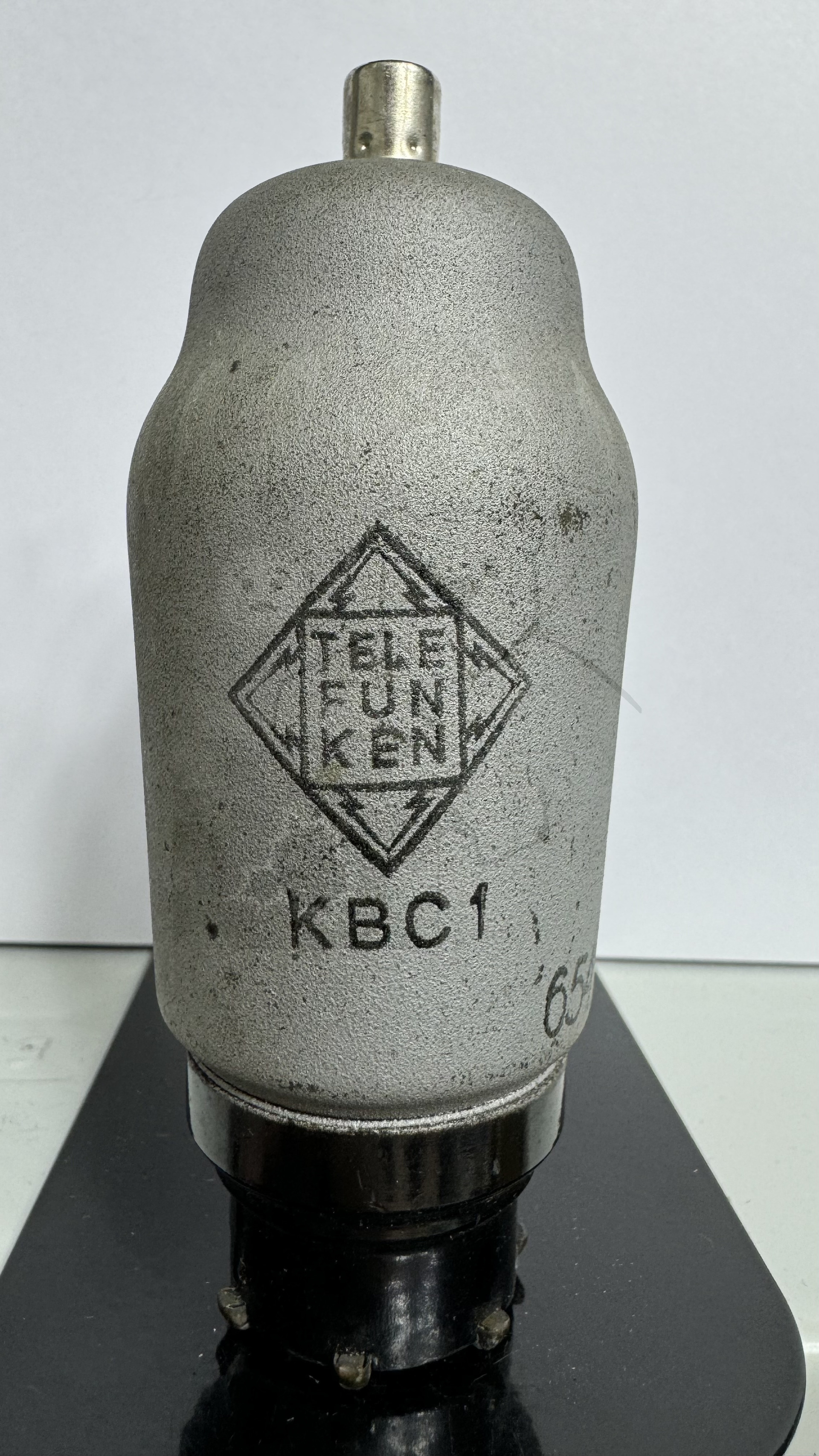 Röhre KBC1 #4577 Bild 1