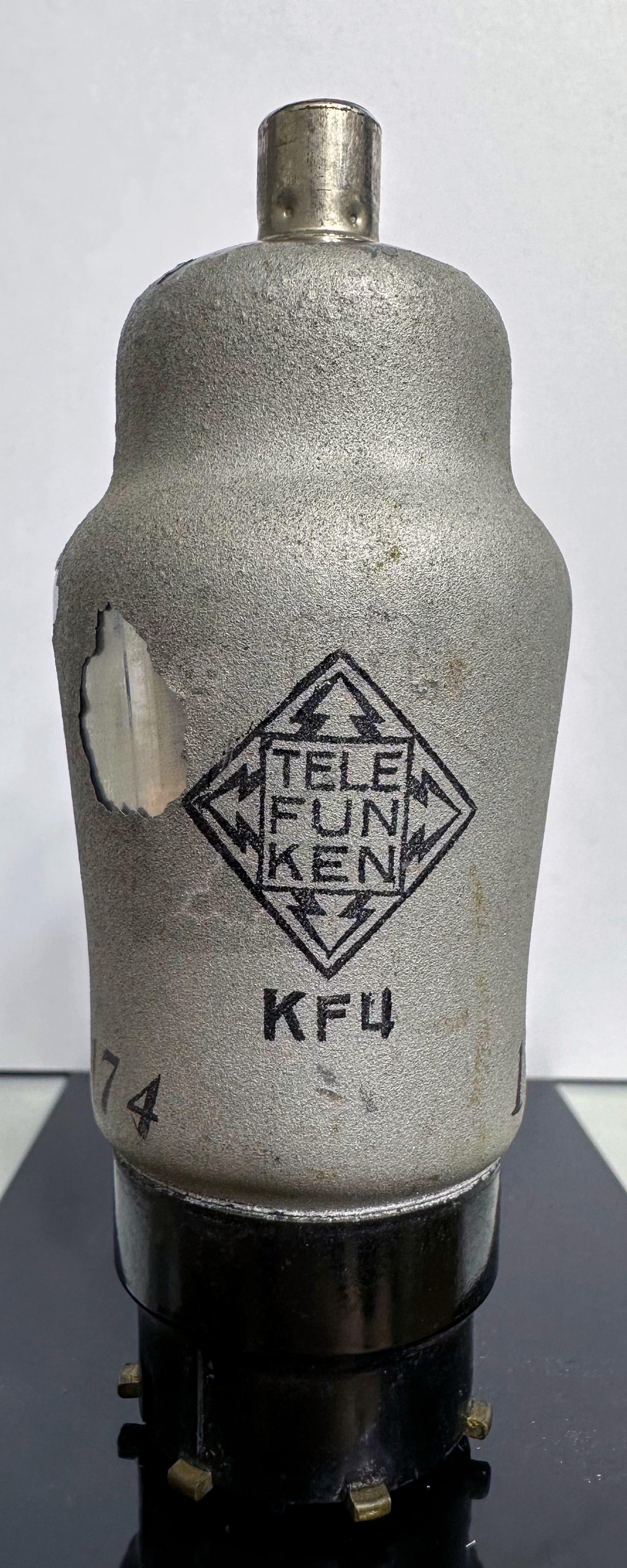 Röhre KF4 #4567 Bild 1