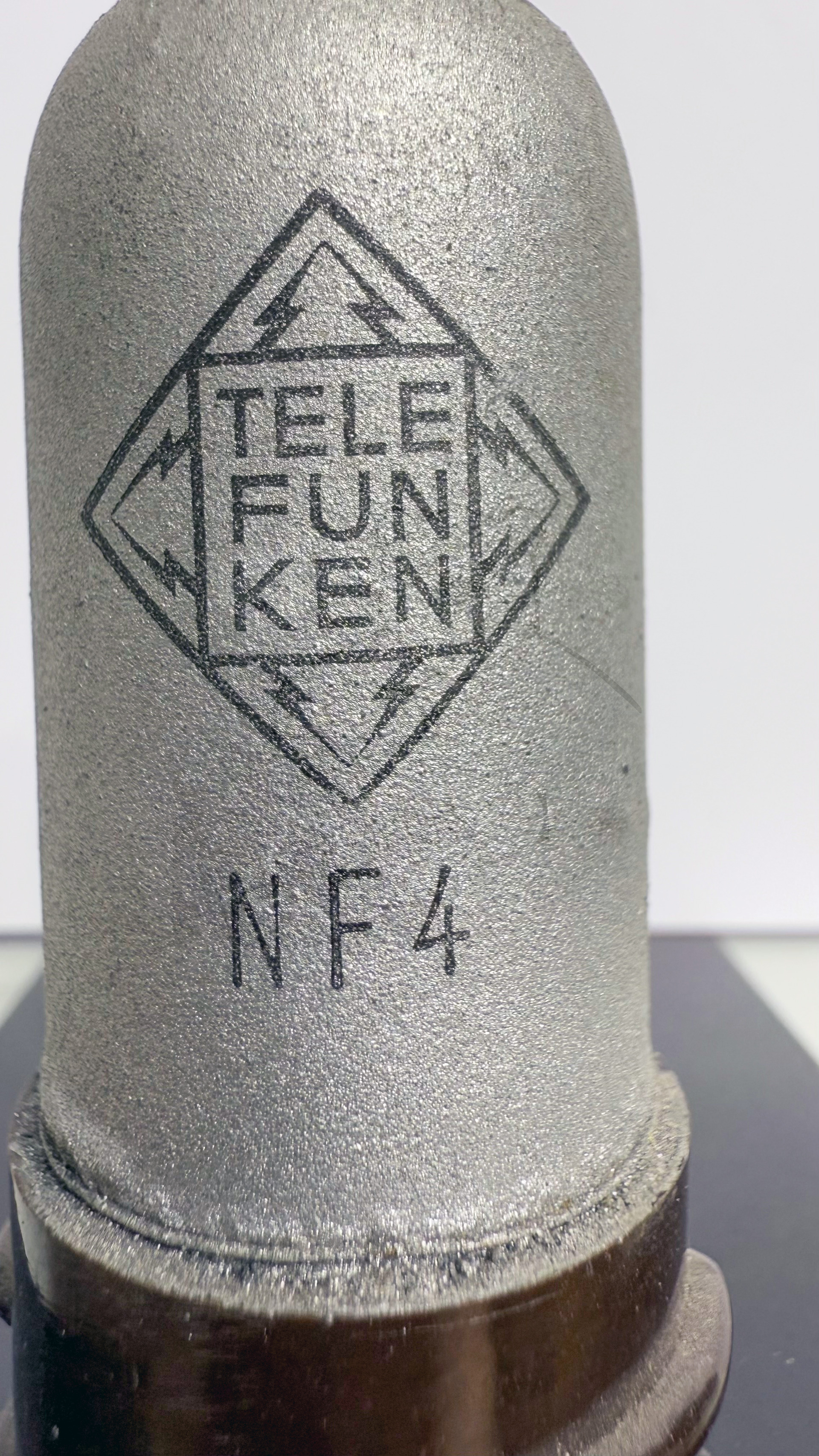 Röhre NF4 #8183 Bild 2