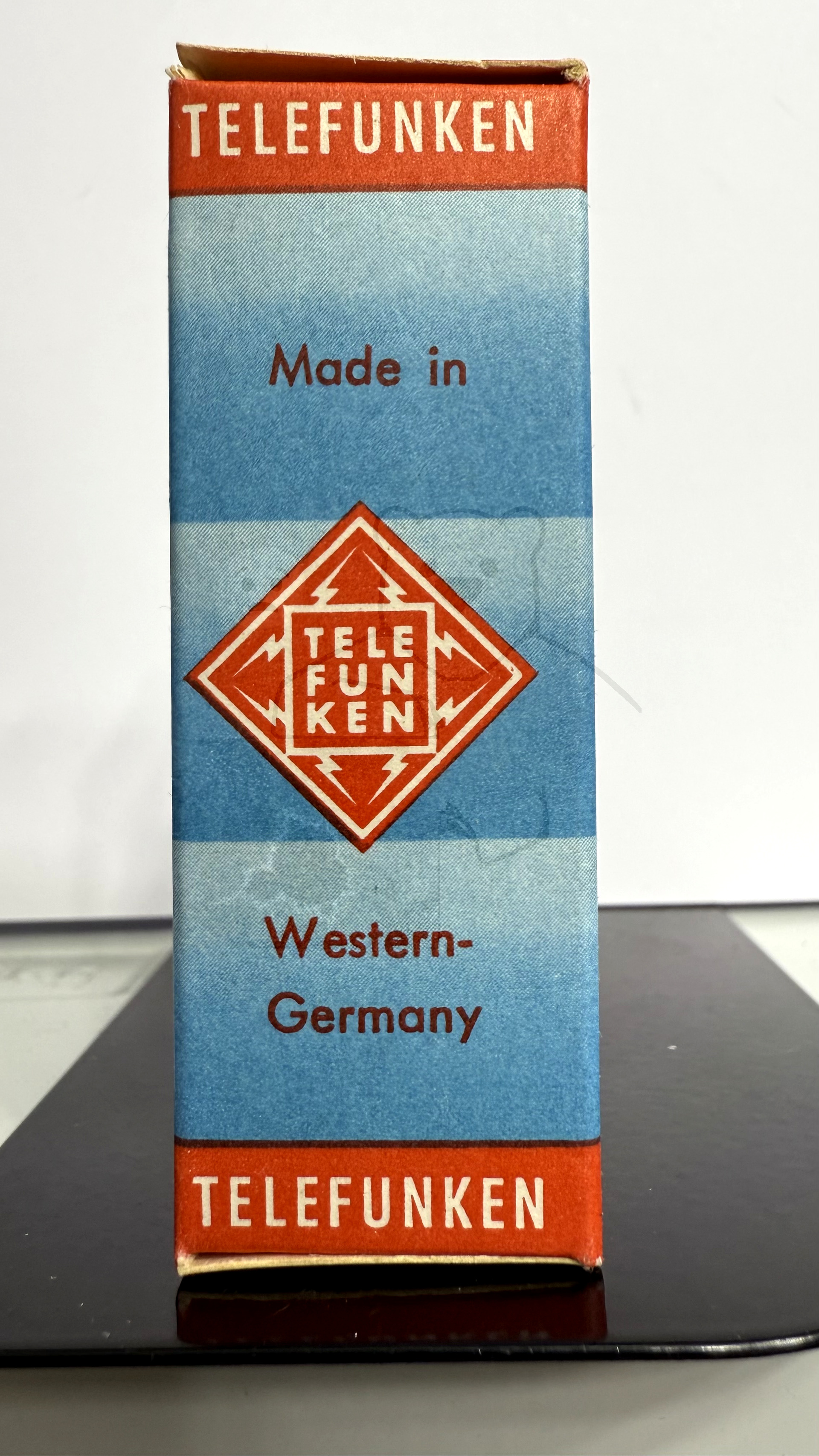 Röhre PC97 #4058 Verpackung Bild 1