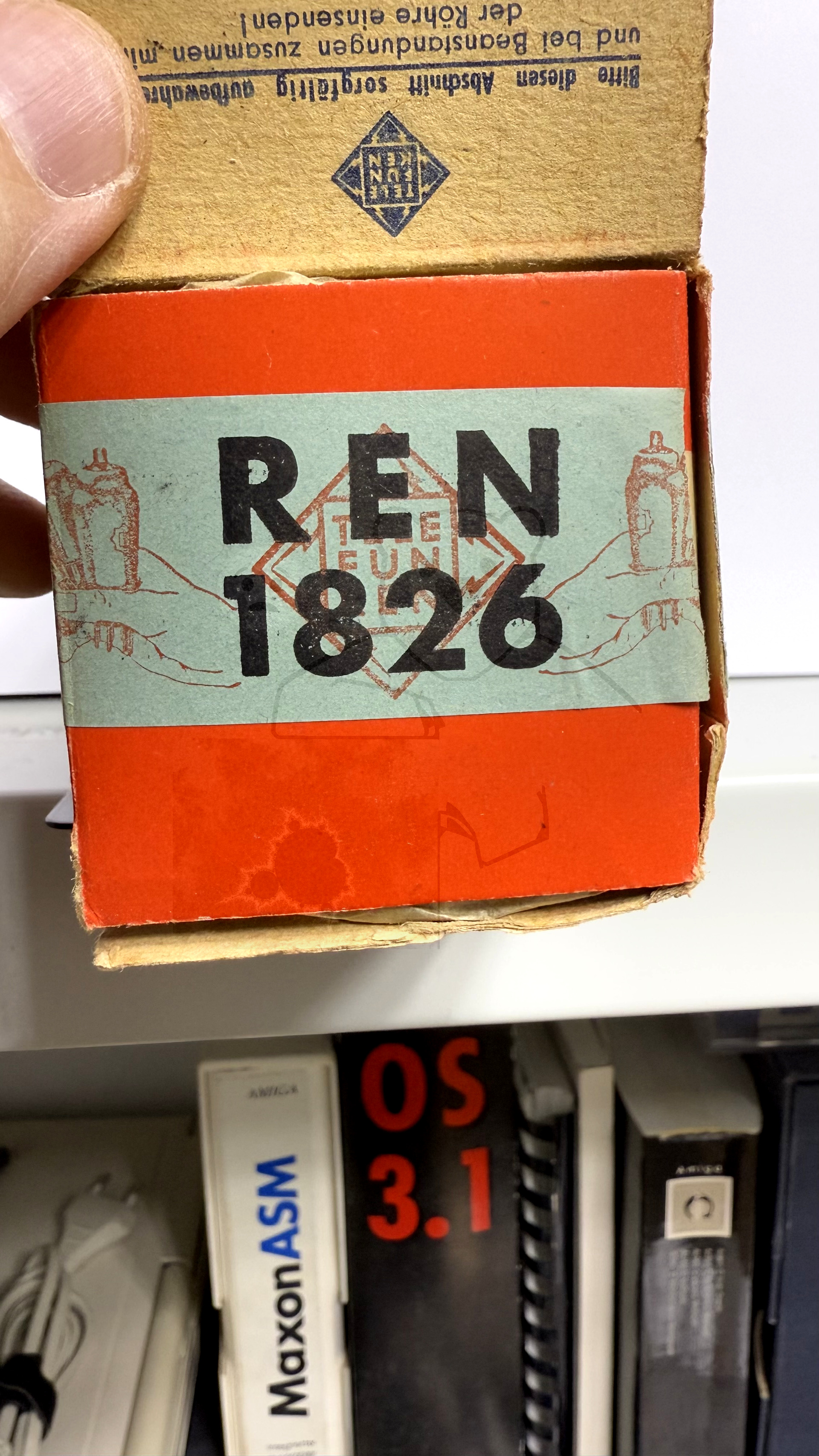 Röhre REN1826 #8013 Verpackung Bild 1
