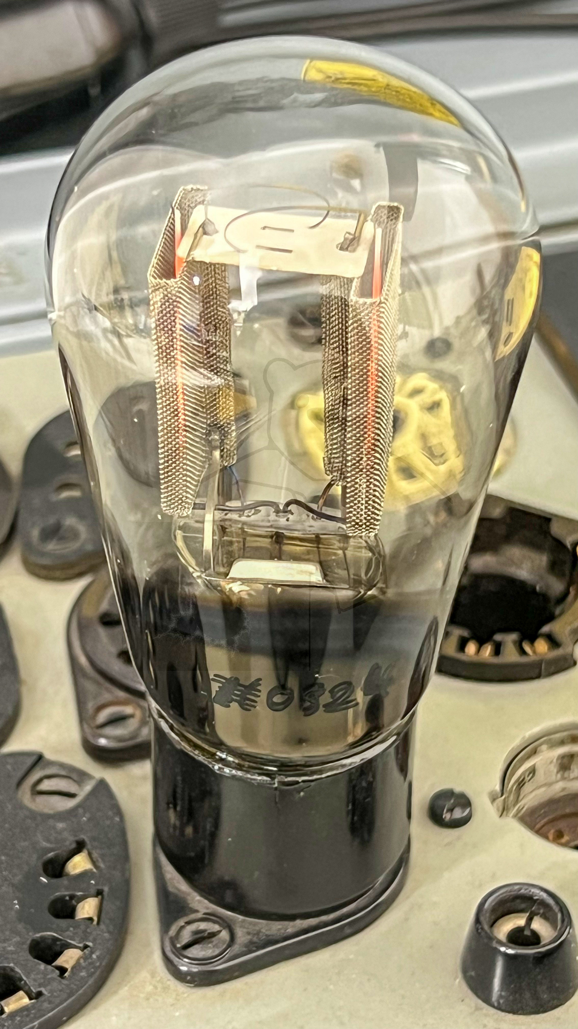 Röhre RGN1064 #0324 In Betrieb Bild 2