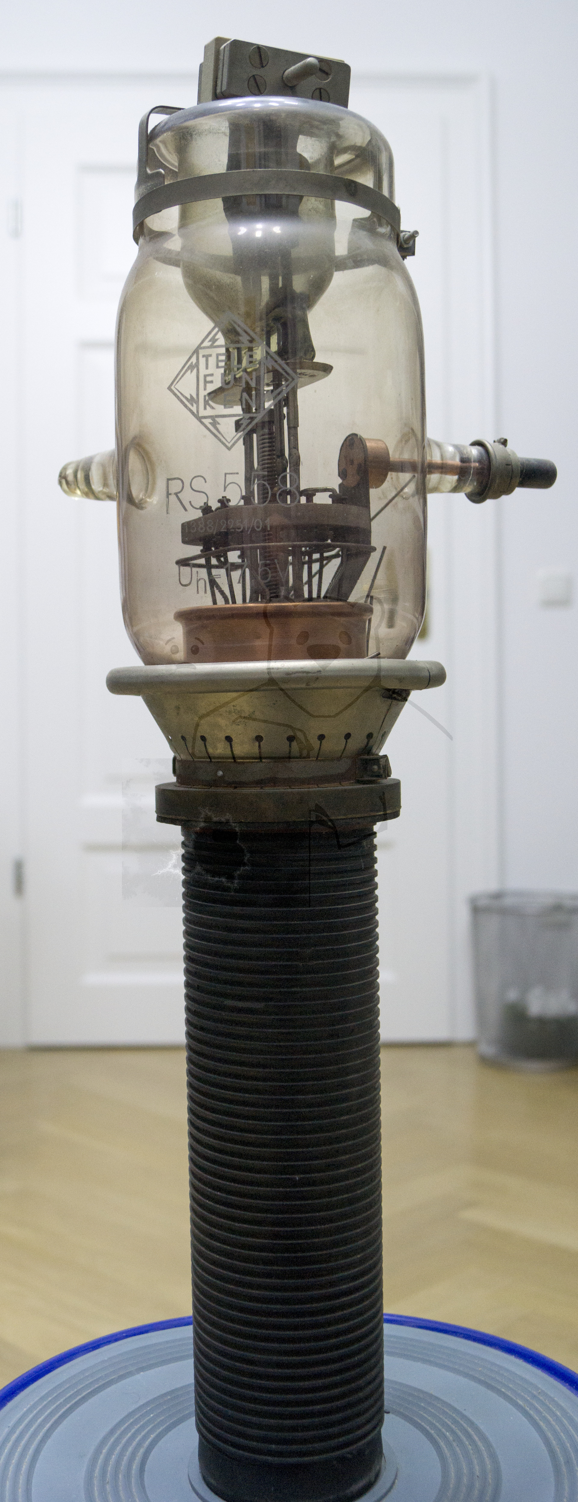 Röhre RS558 #6930 Bild 01