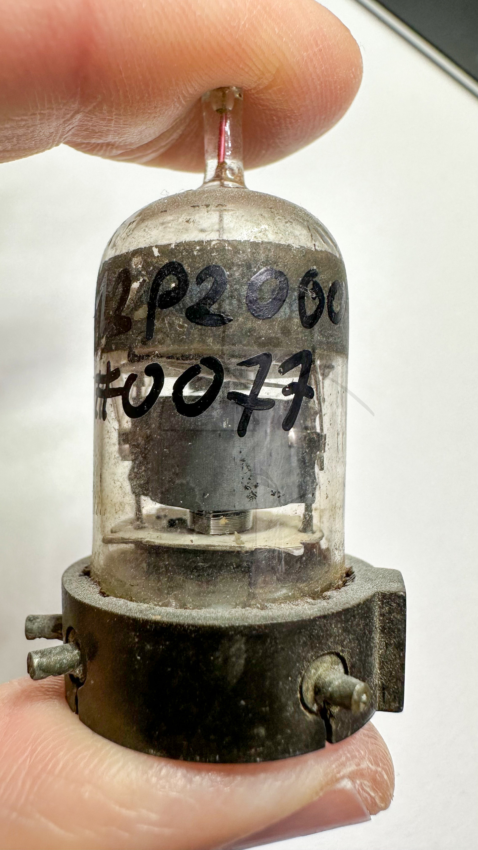 Röhre RV12P2000 #0077 Bild 1