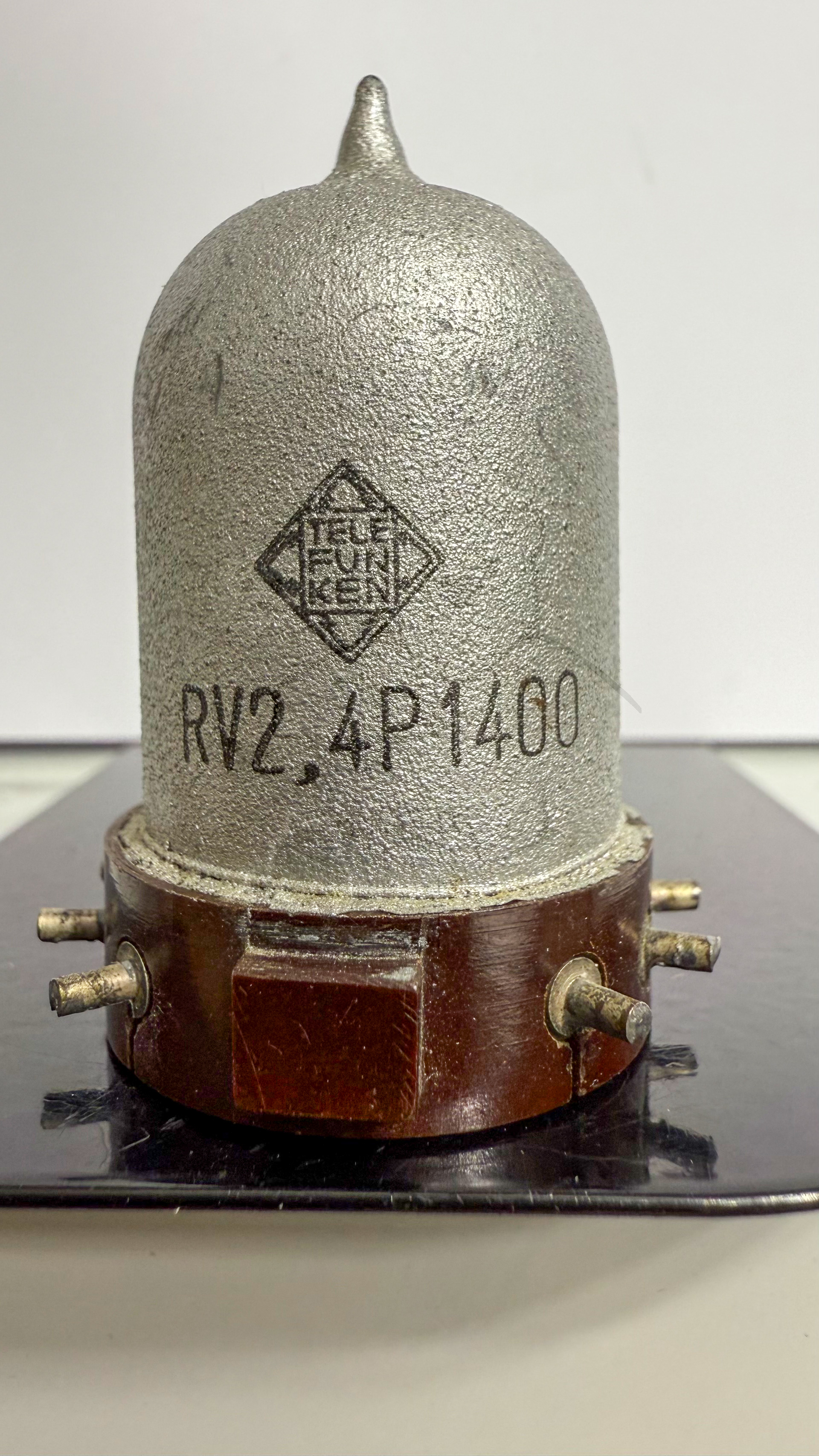 Röhre RV2,4P1400 #7788 Bild 1