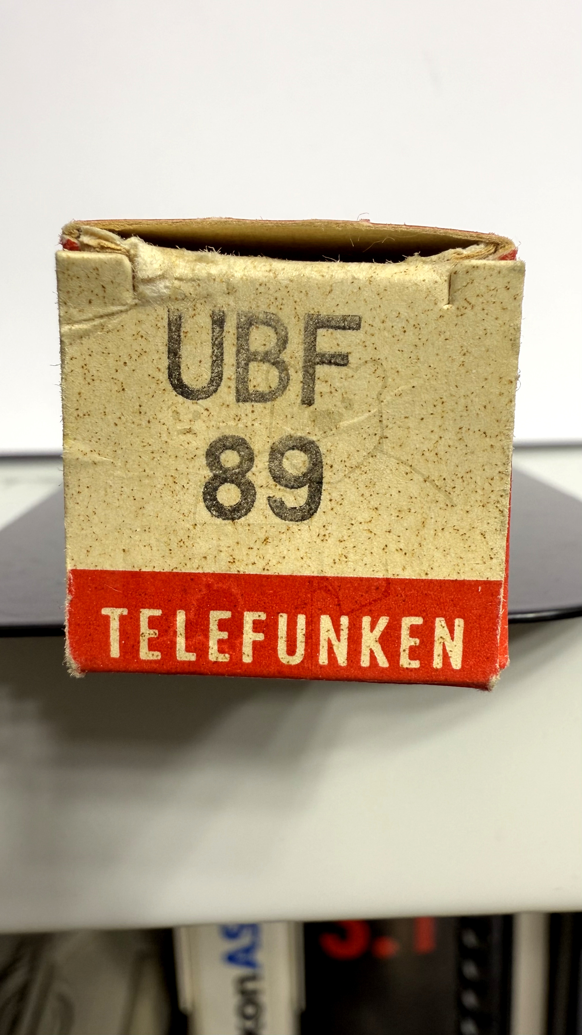 Röhre UBF89 #5927 Verpackung Bild 3