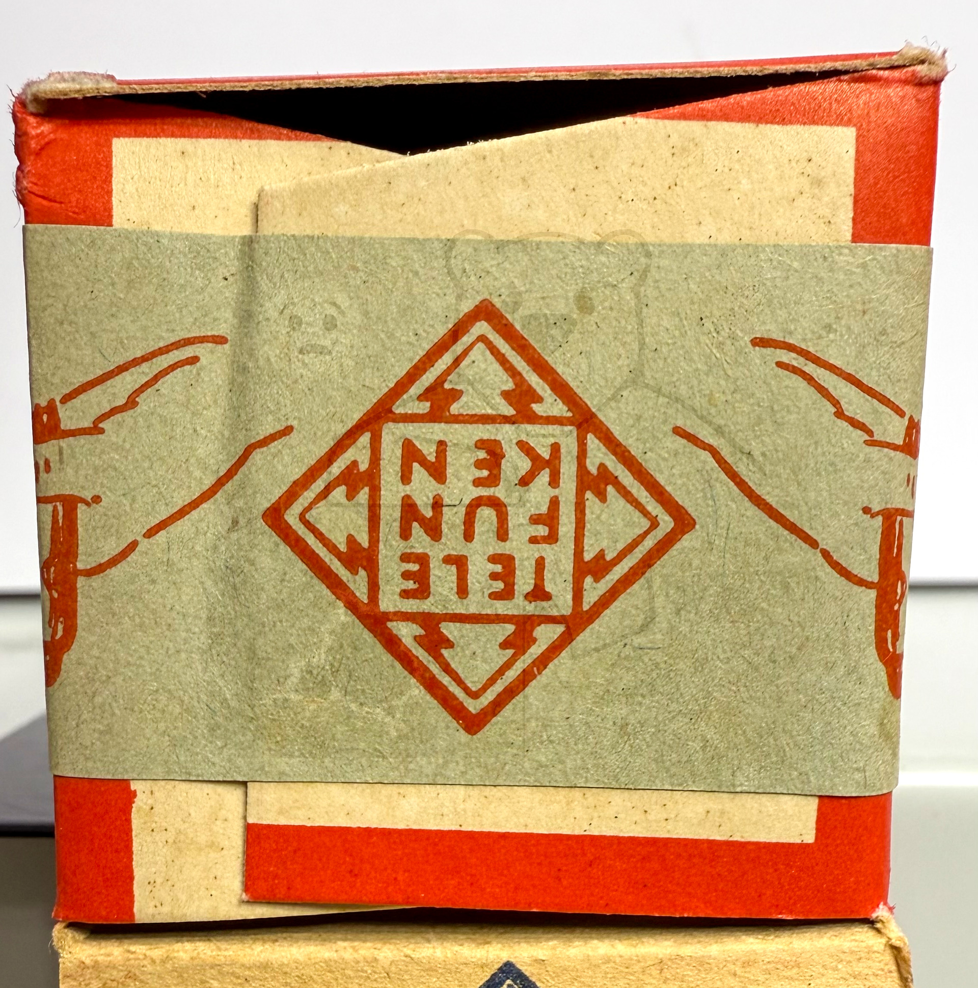 Röhre UM11 #5895 Verpackung Bild 2