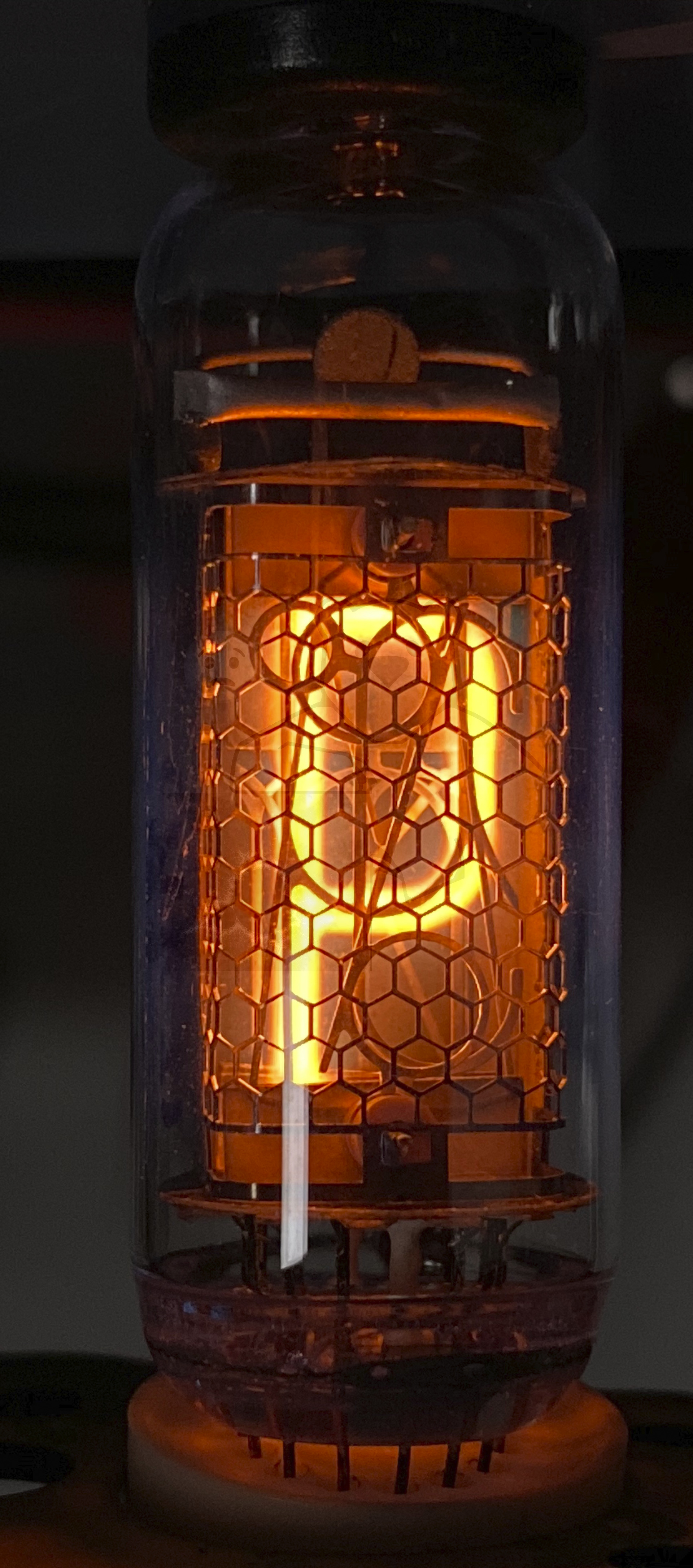 Röhre ИН-19А Symbol P