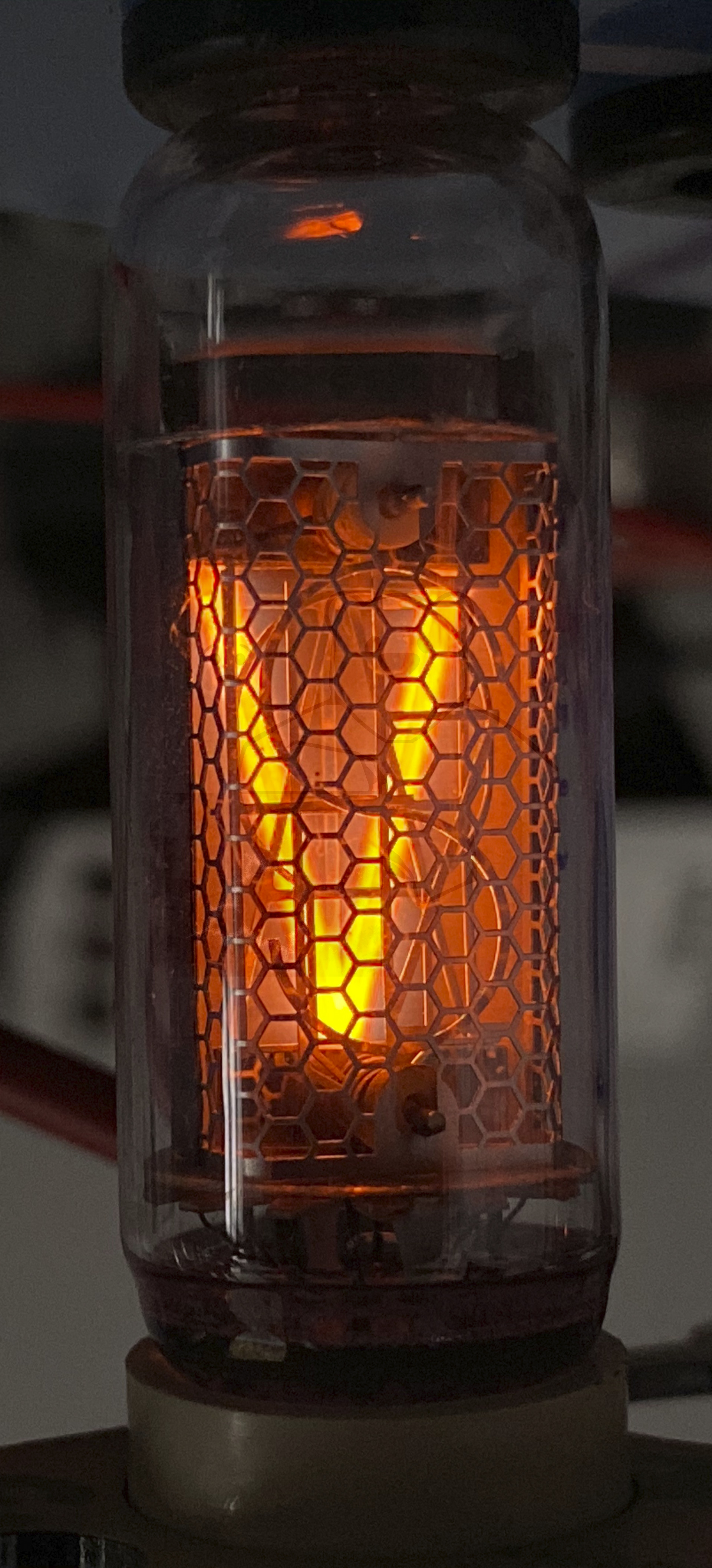 Röhre ИН-19Б Symbol V