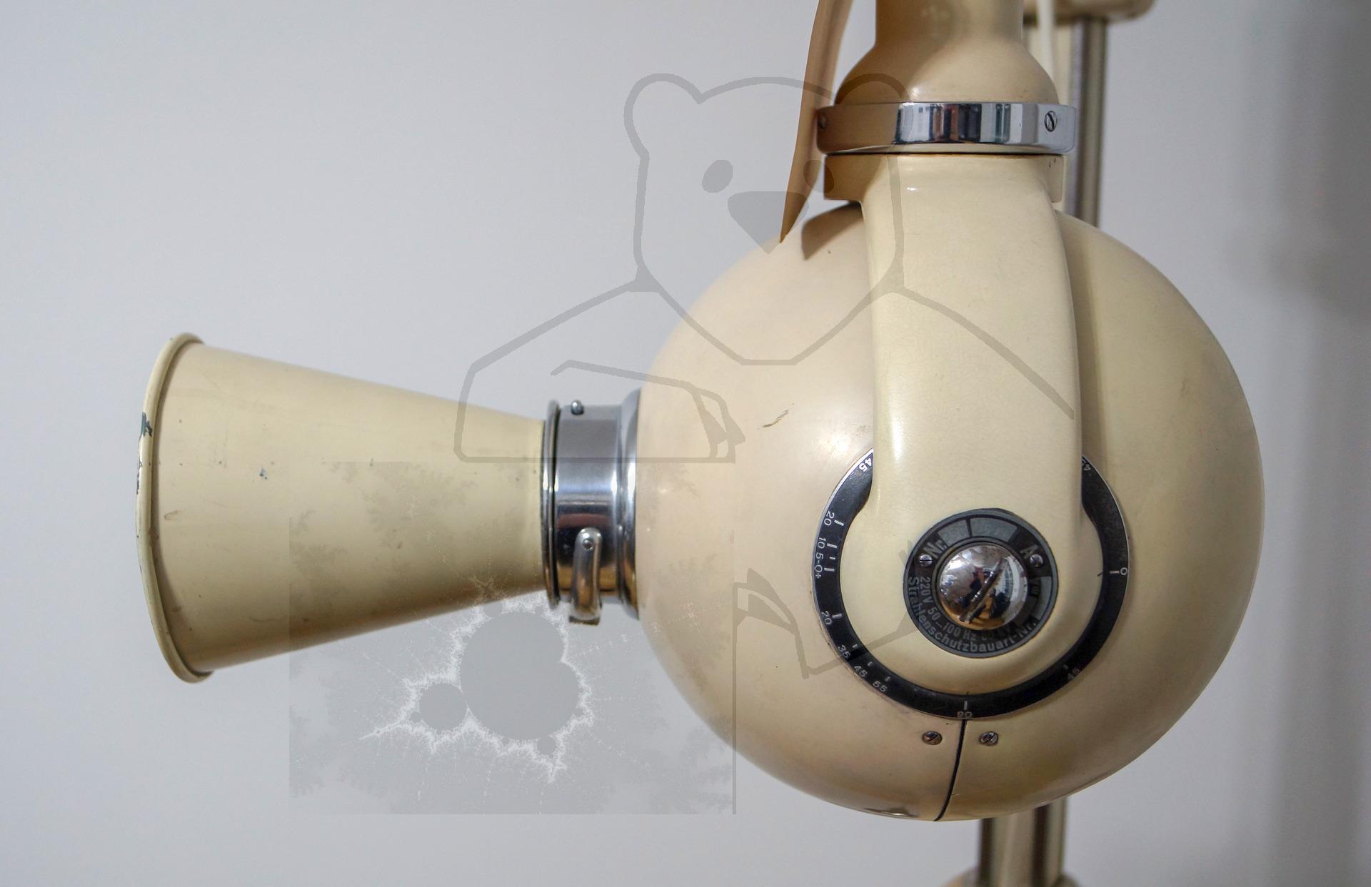 Siemens Roentgenkugel, Beige Variante, mit regulaerem Tubus, Seitlich