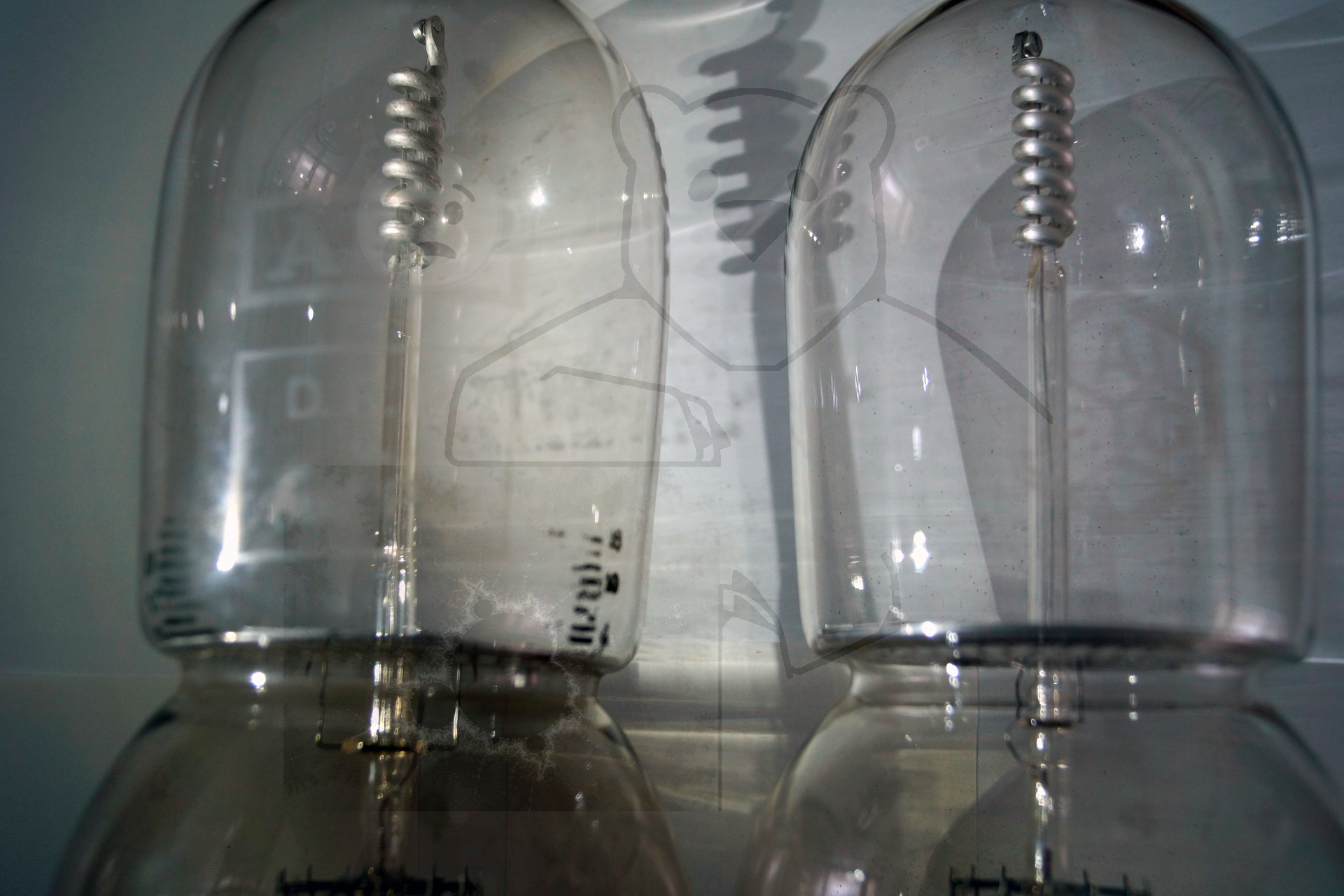 Vergleich zweier Original Liebenröhren Seriennummer 'Ss990' und 'Ss145' - Bild 10