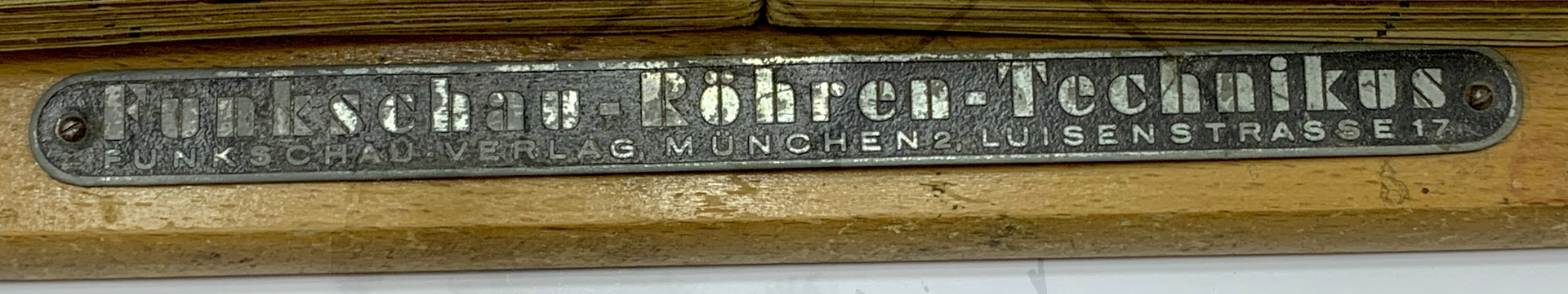 Funkschau Röhren Technikus (1943) - Metallplakette mit der Verlagsanschrift