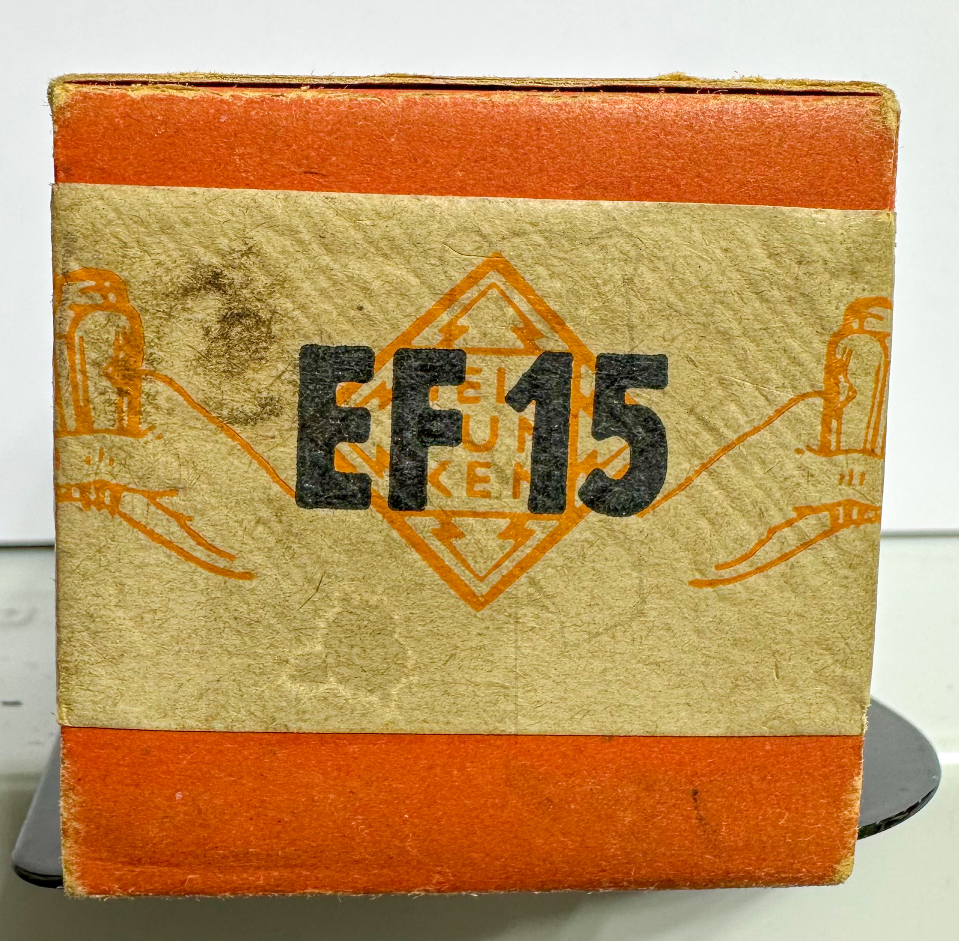 Röhre EF15 #3624 Verpackung Bild 1